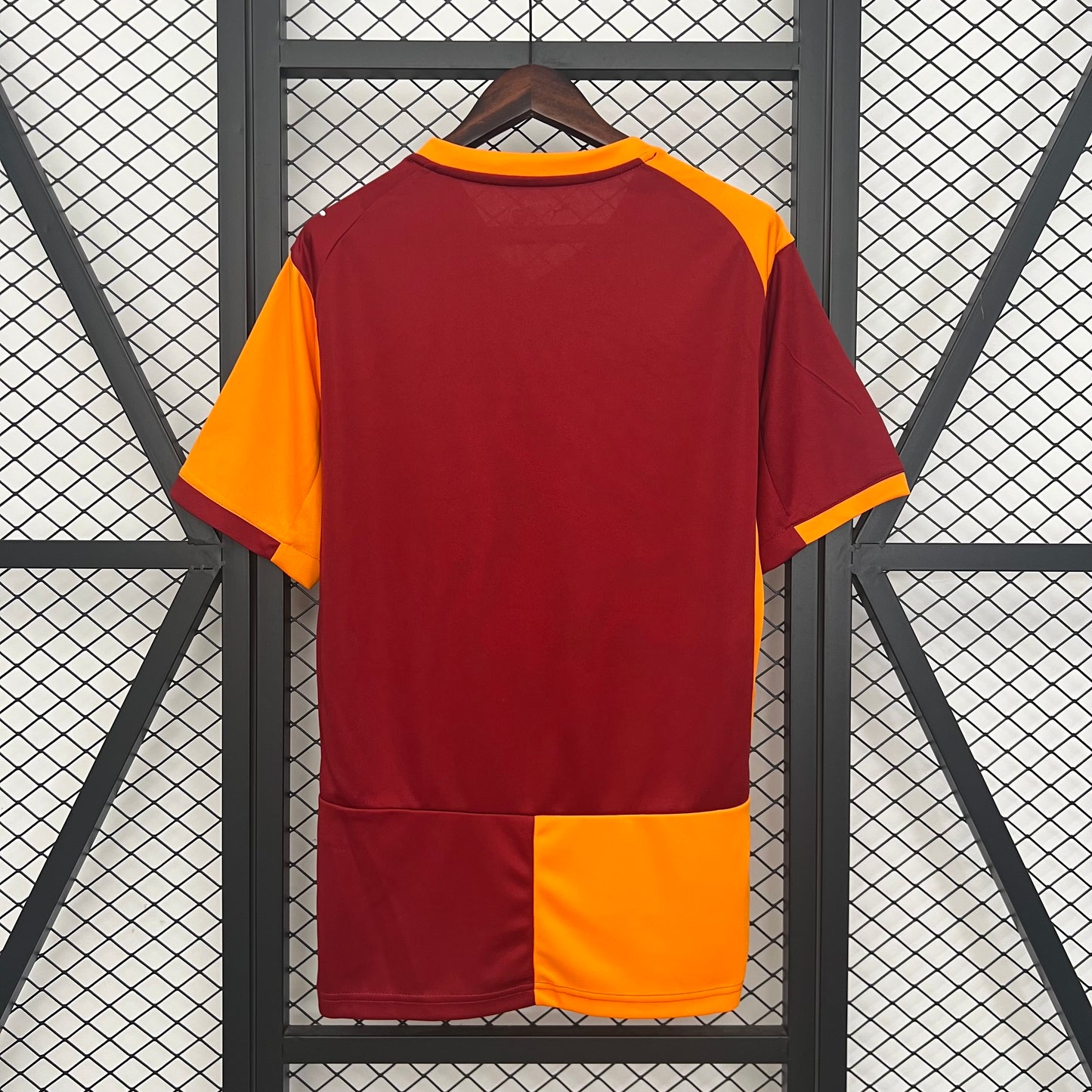 Galatasaray’s Home Jersey 2025/26