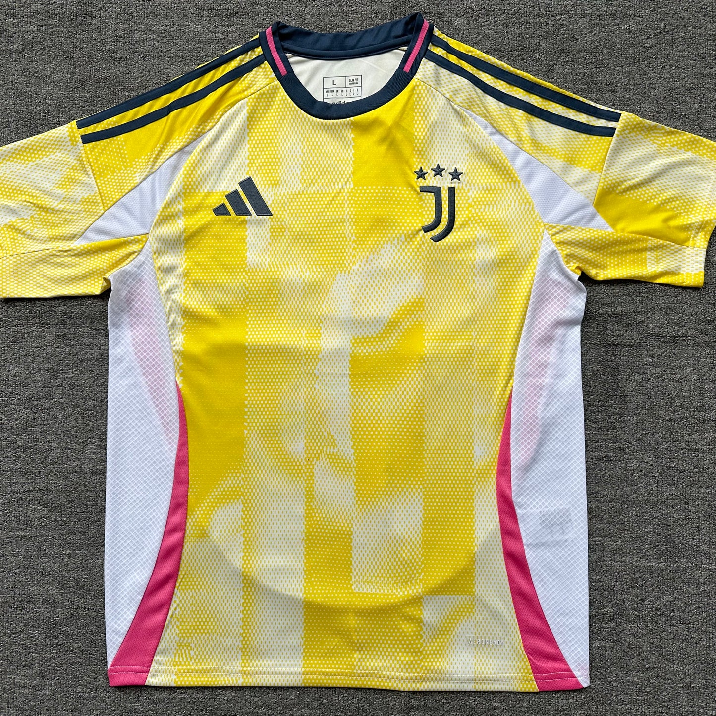 Juventus’ Away Jersey 24/25 - Classic XI
