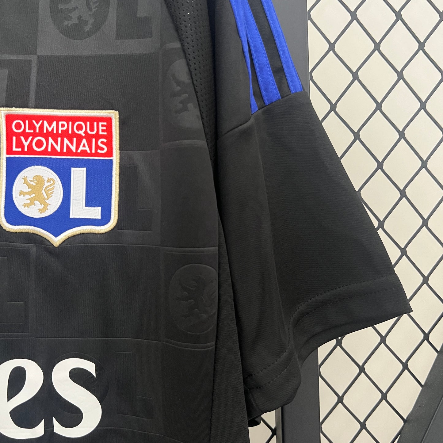 Lyon’s Away Jersey 24/25 - Classic XI