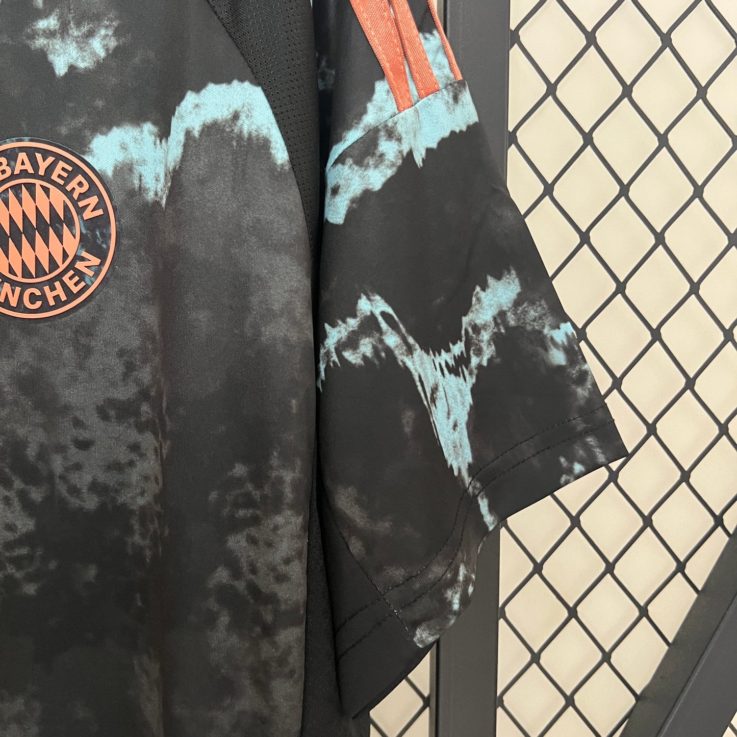 Bayern Monaco’s Away Jersey 24/25 - Classic XI
