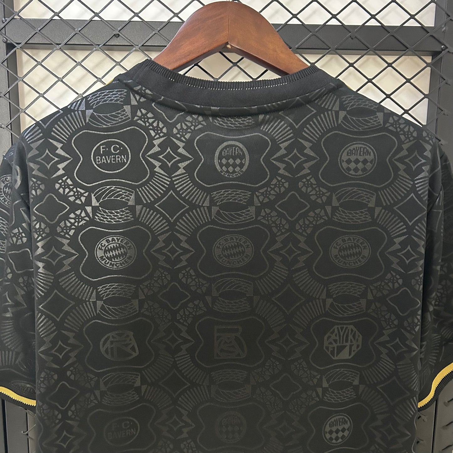 Bayern Monaco’s 125 years Black Edition Jersey - Classic XI