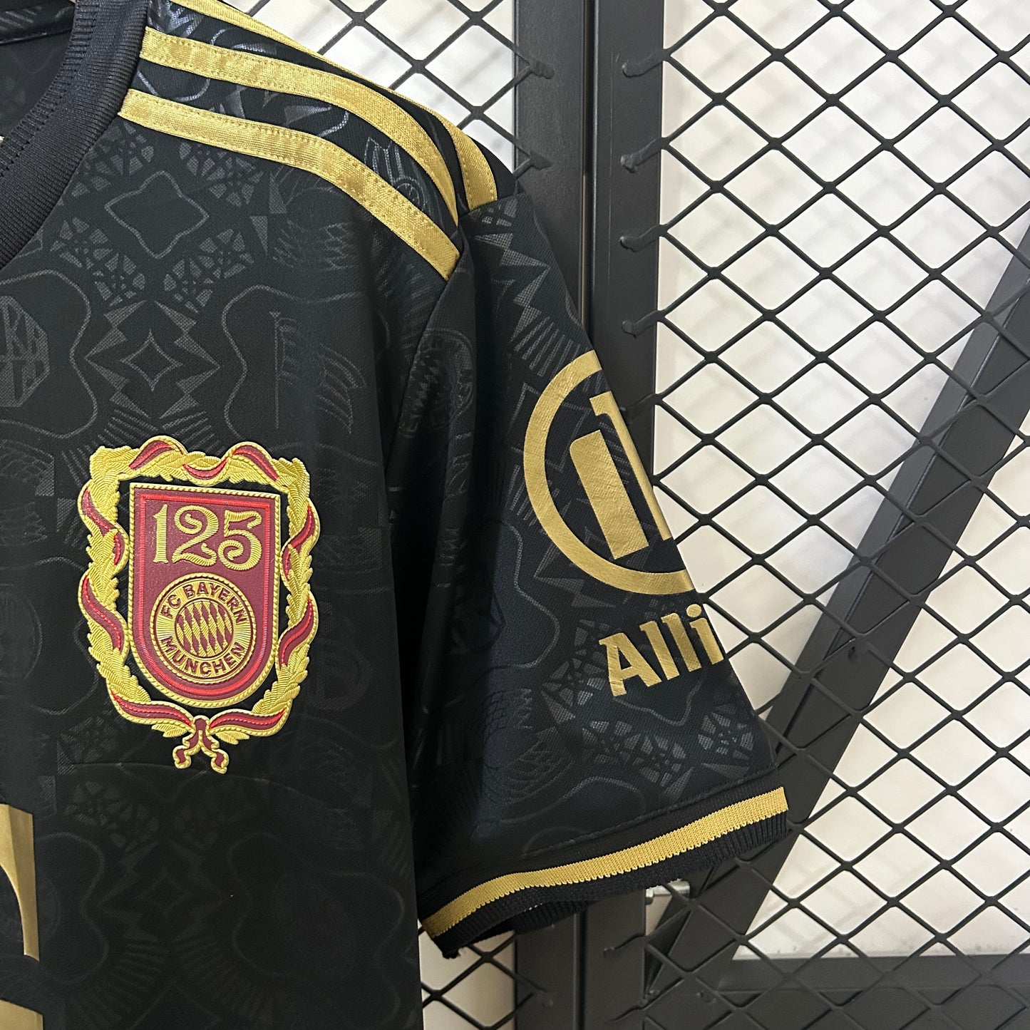 Bayern Monaco’s 125 years Black Edition Jersey - Classic XI
