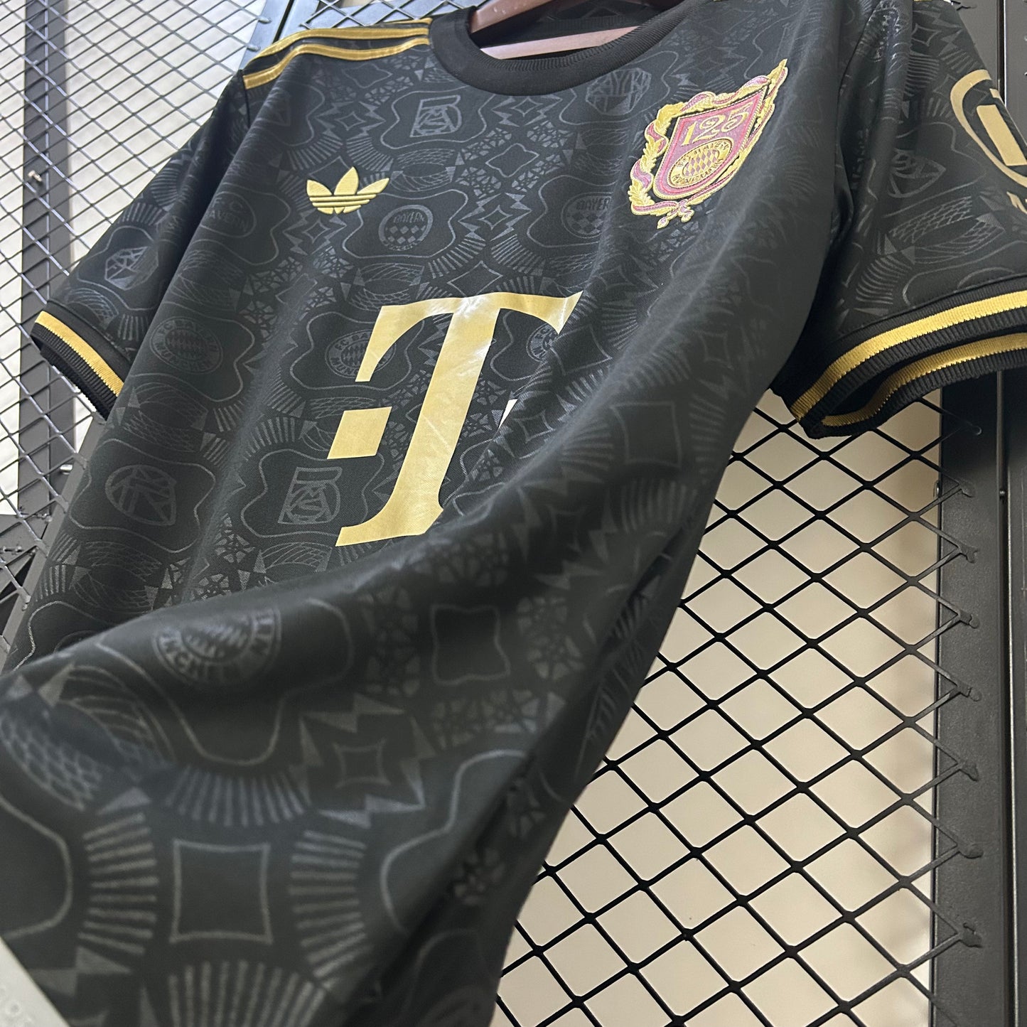Bayern Monaco’s 125 years Black Edition Jersey - Classic XI