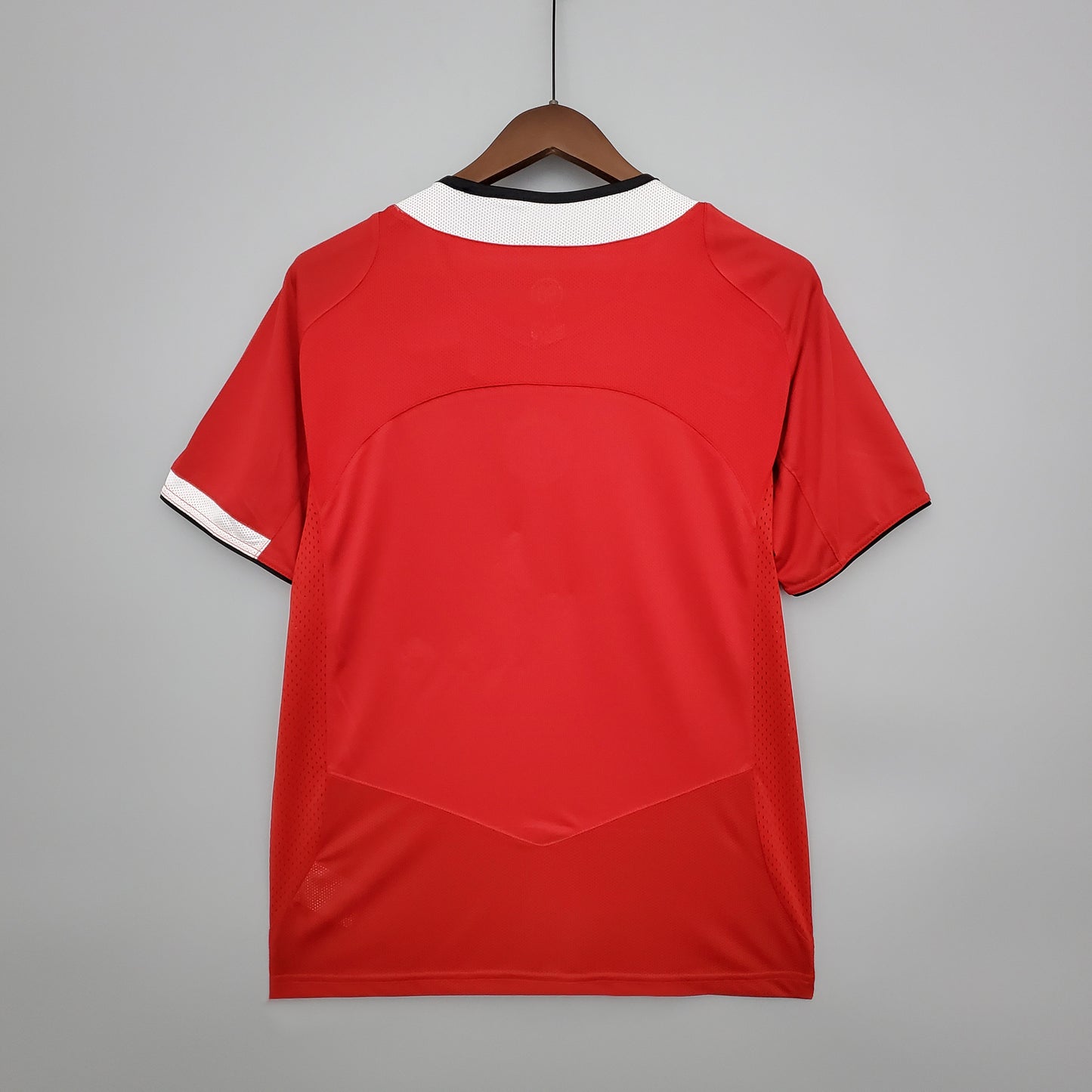 Manchester United’s Home Jersey 04/05 (short sleeves) - Classic XI