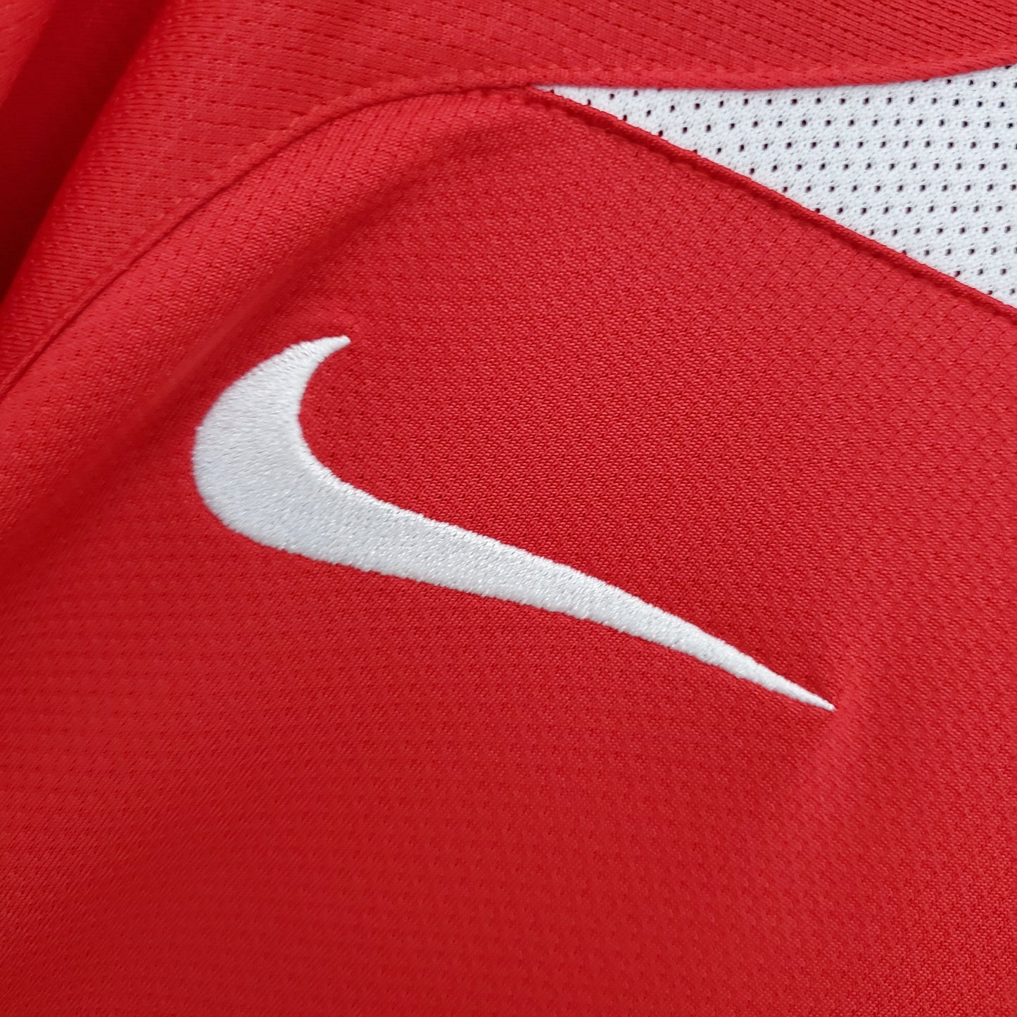 Manchester United’s Home Jersey 04/05 (short sleeves) - Classic XI