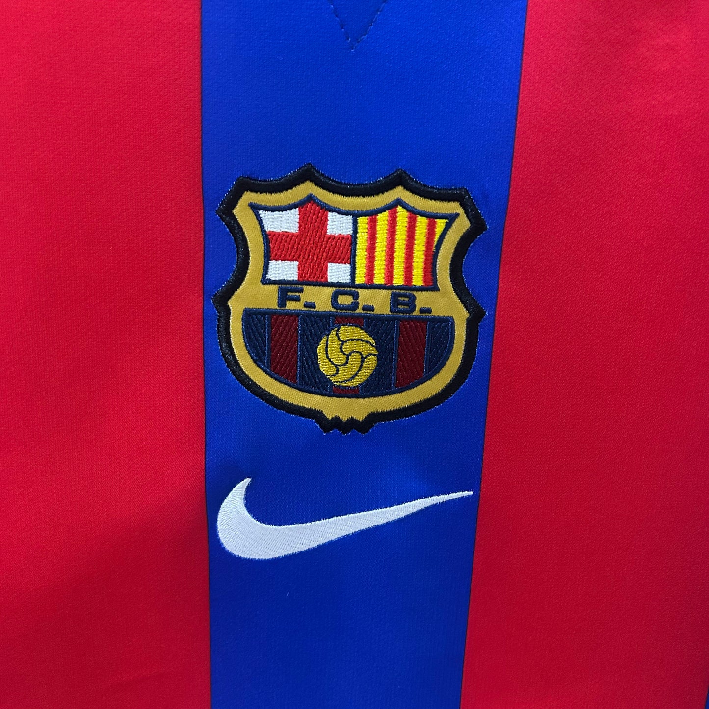 Barcellona’s Home Jersey 01/02 - Classic XI