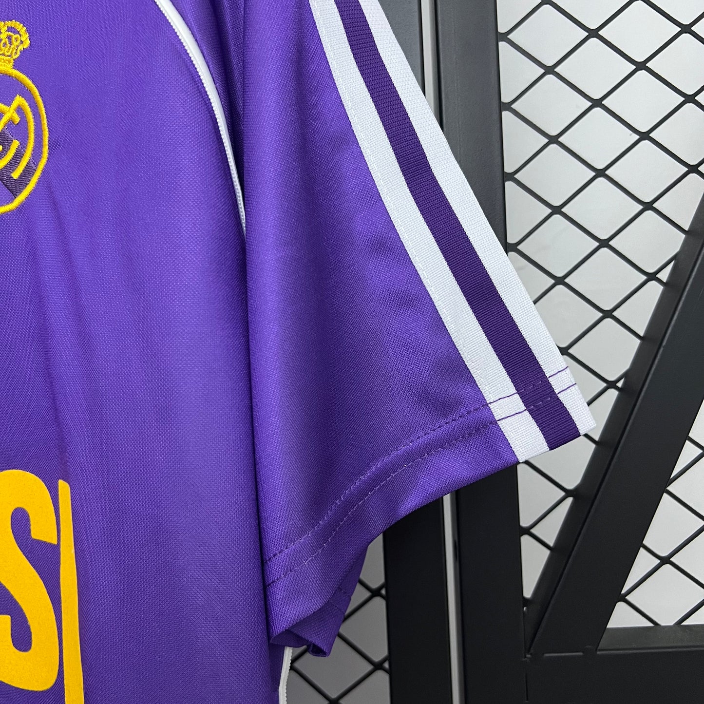 Real Madrid’s Away Jersey 84/85 - Classic XI