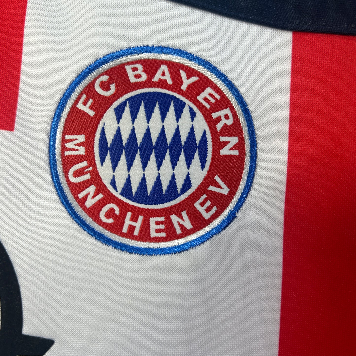 Bayern Monaco’s Away Jersey 00/01 - Classic XI