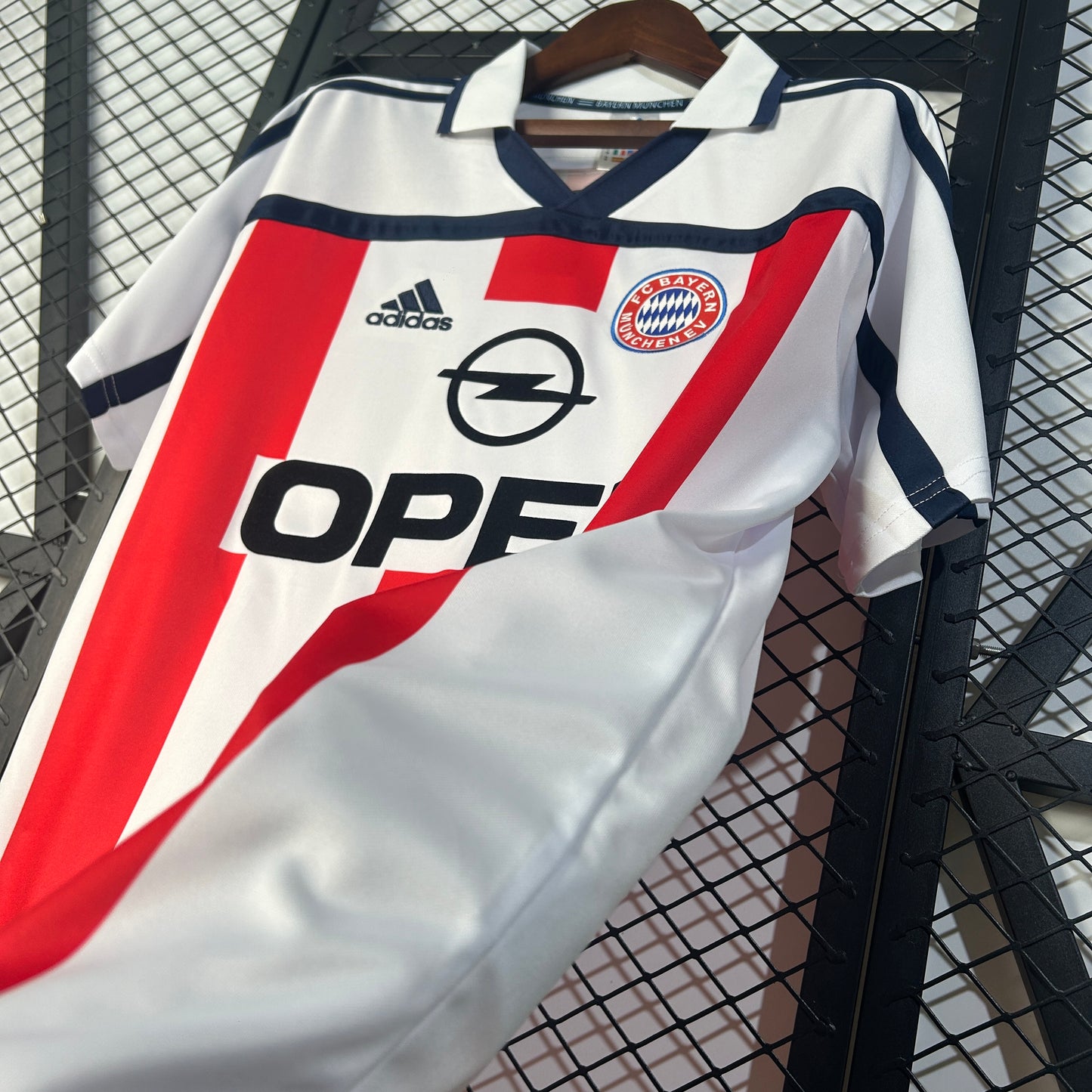 Bayern Monaco’s Away Jersey 00/01 - Classic XI
