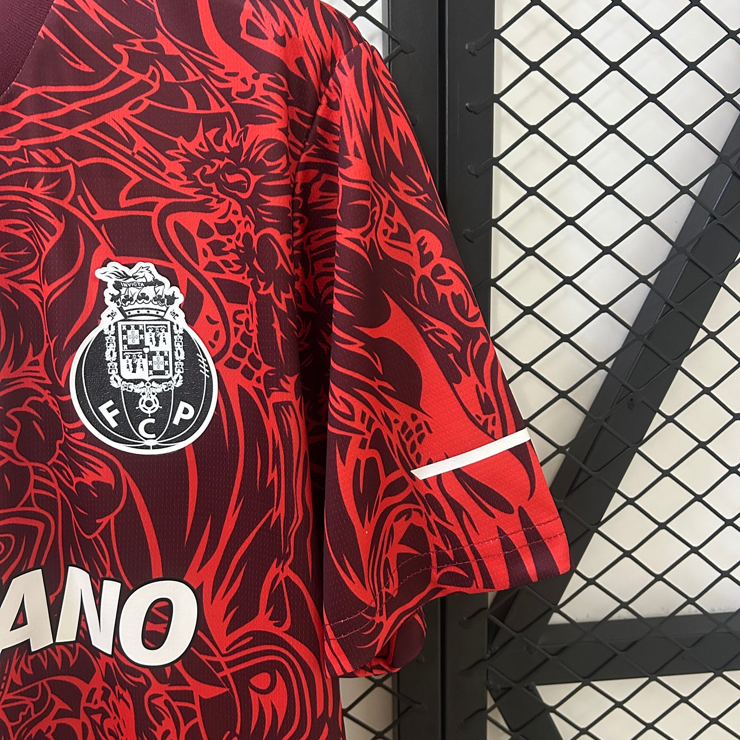Porto’s Special Edition “Red Dragon” - Classic XI
