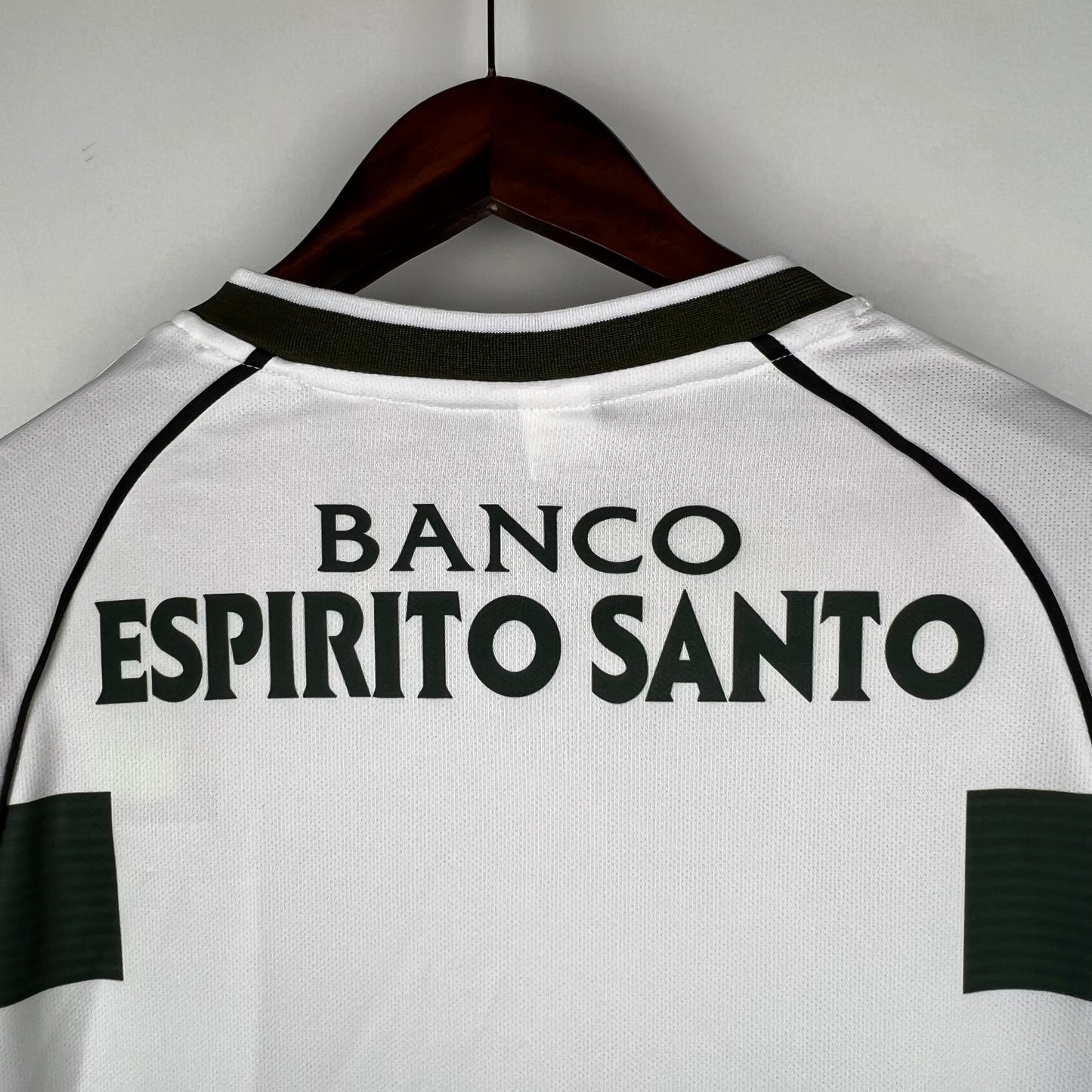 Sporting Lisbona’s Home Jersey 01/02 (Long Sleeves) - Classic XI