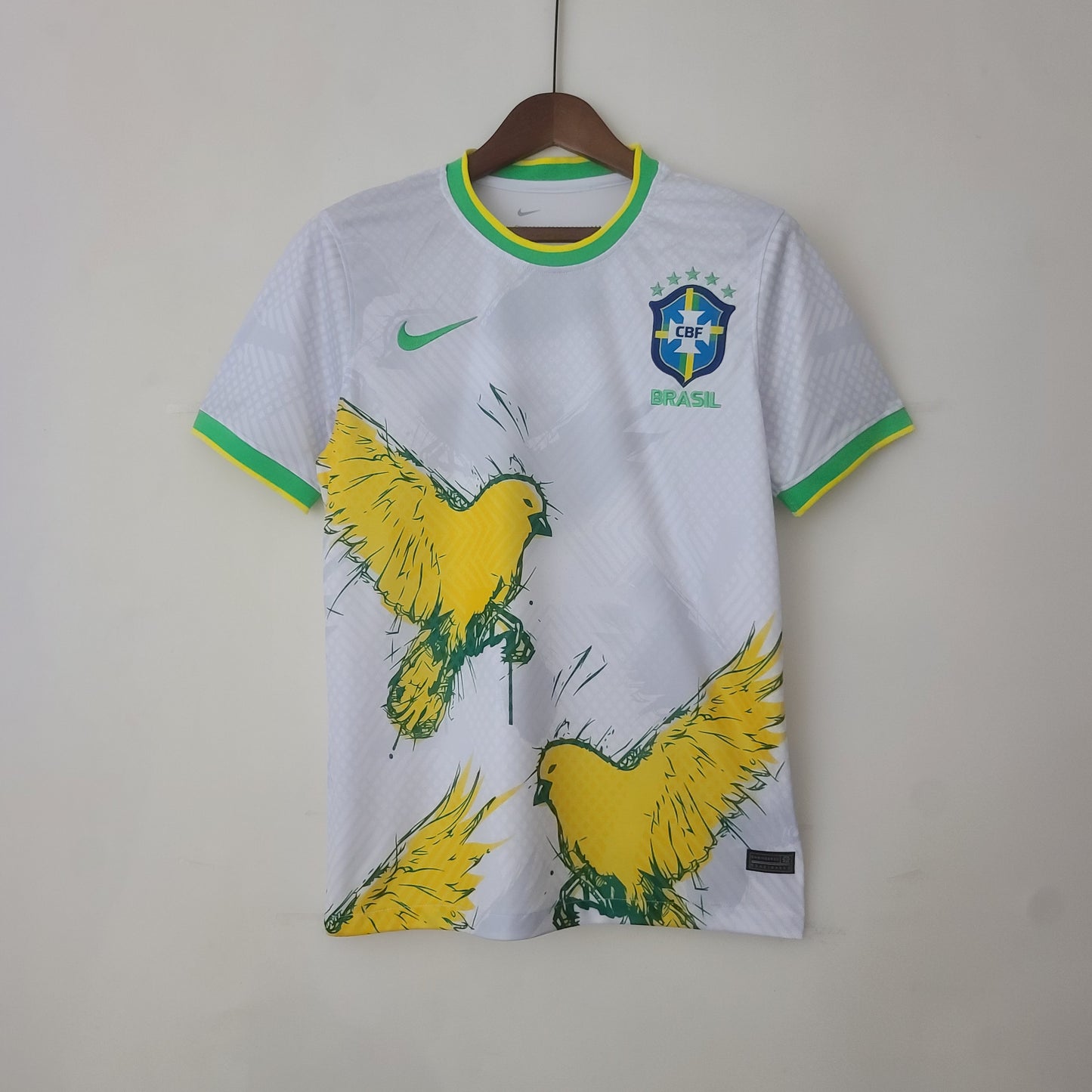 Brasil’s “Birds Flying” Jersey - Classic XI
