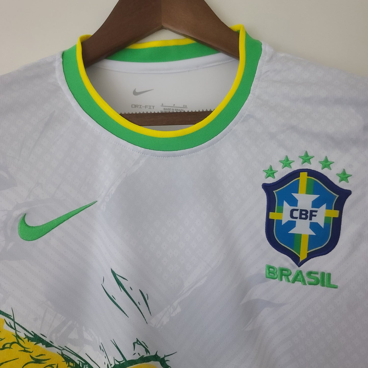 Brasil’s “Birds Flying” Jersey - Classic XI