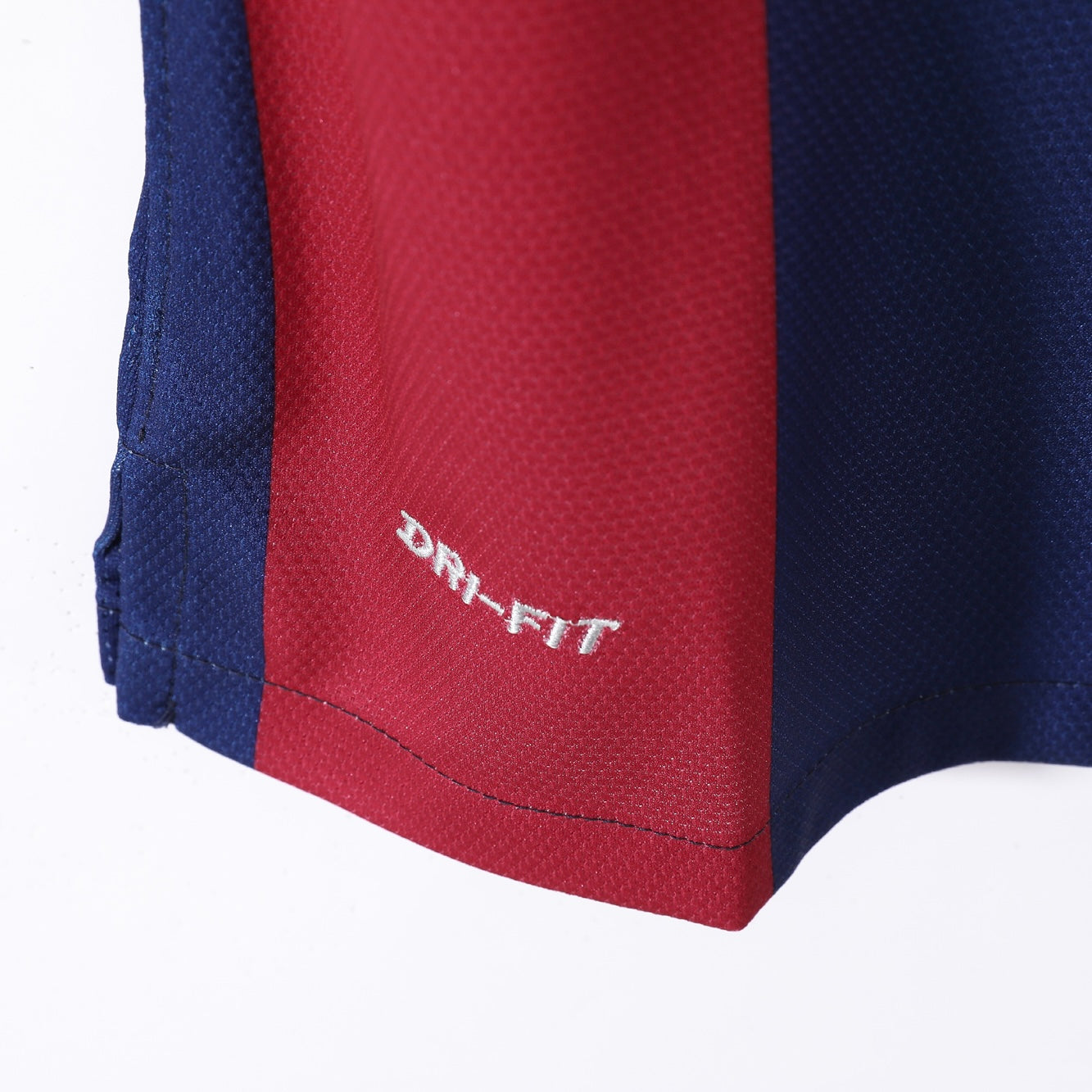 Barcellona’s Home Jersey 14/15 (Long Sleeves) | Classic XI