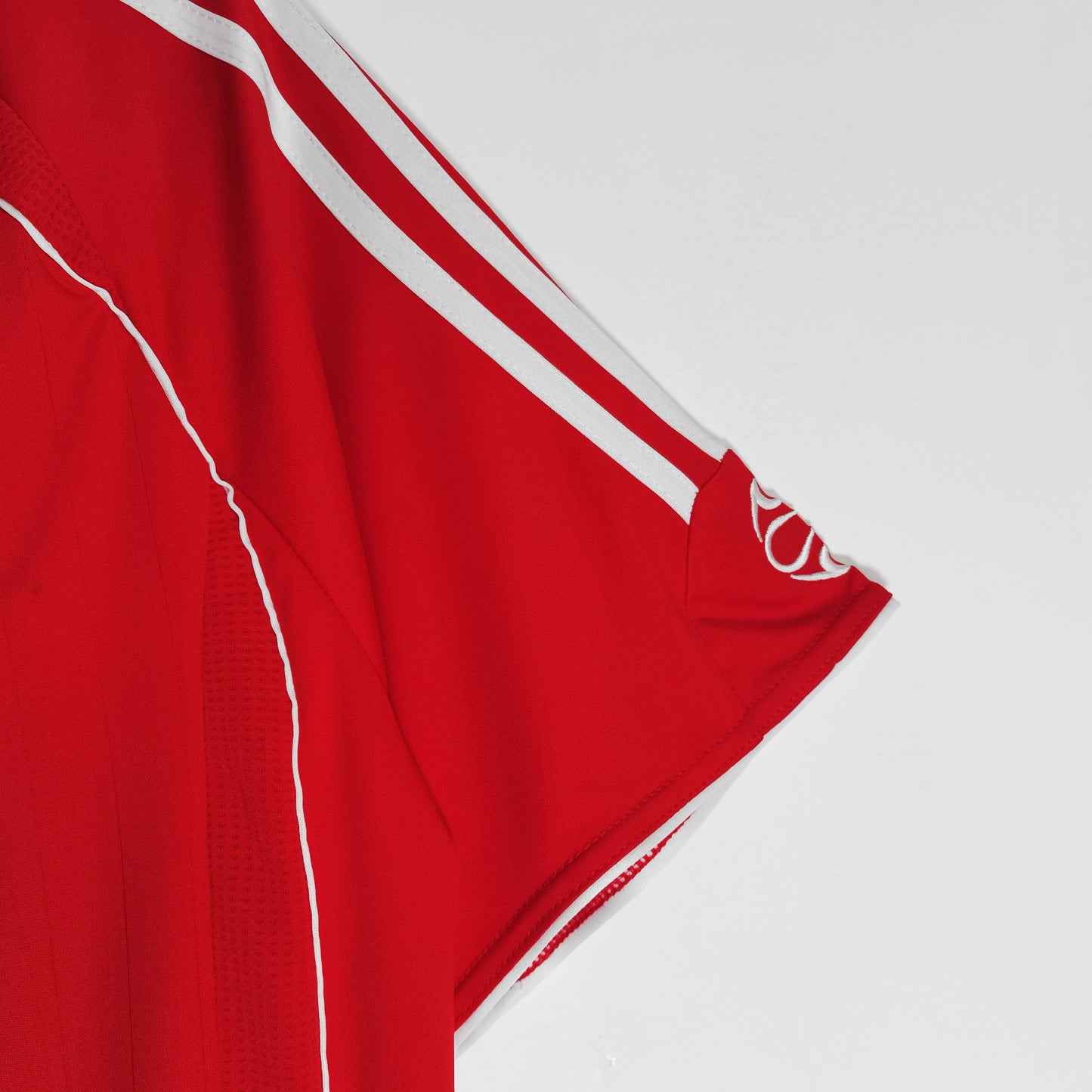 Liverpool’s Home Jersey 2006/07 | Classic XI