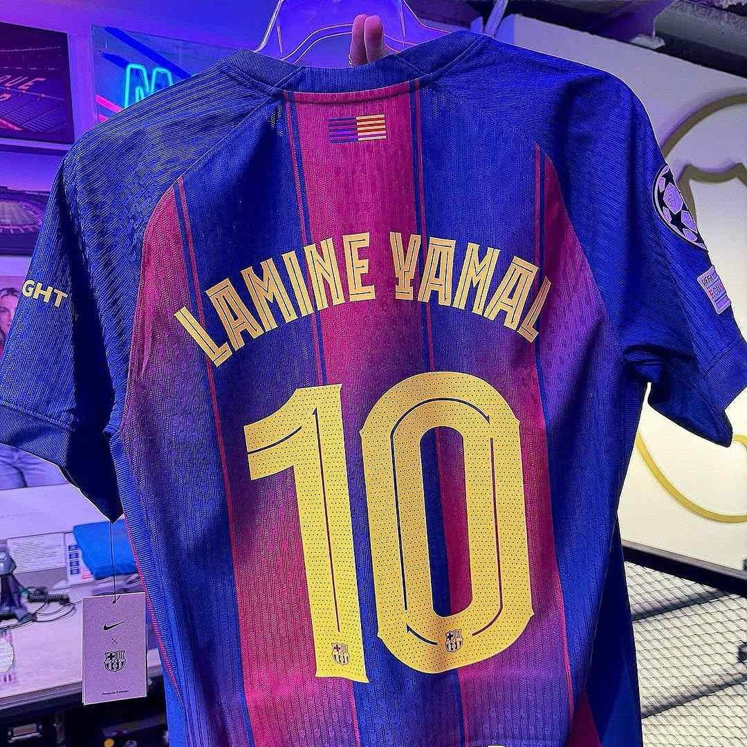 Barcelona's Jersey Home 25/26