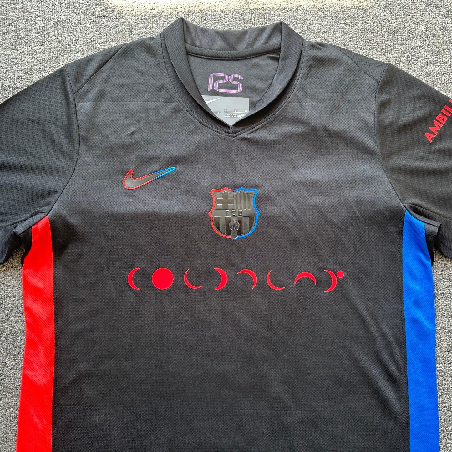 Barcellona’s Away Jersey x Coldplay 24/25 - Classic XI