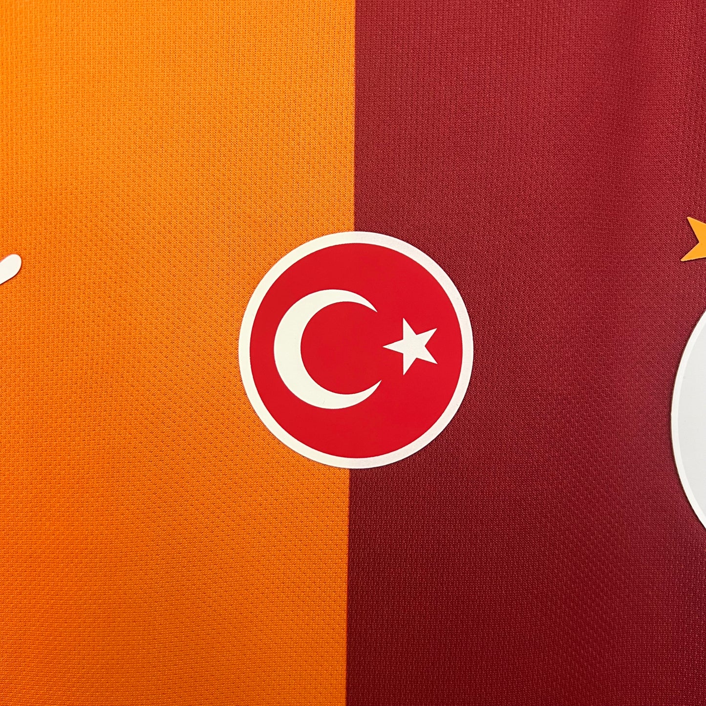 Galatasaray’s Home Jersey 2025/26