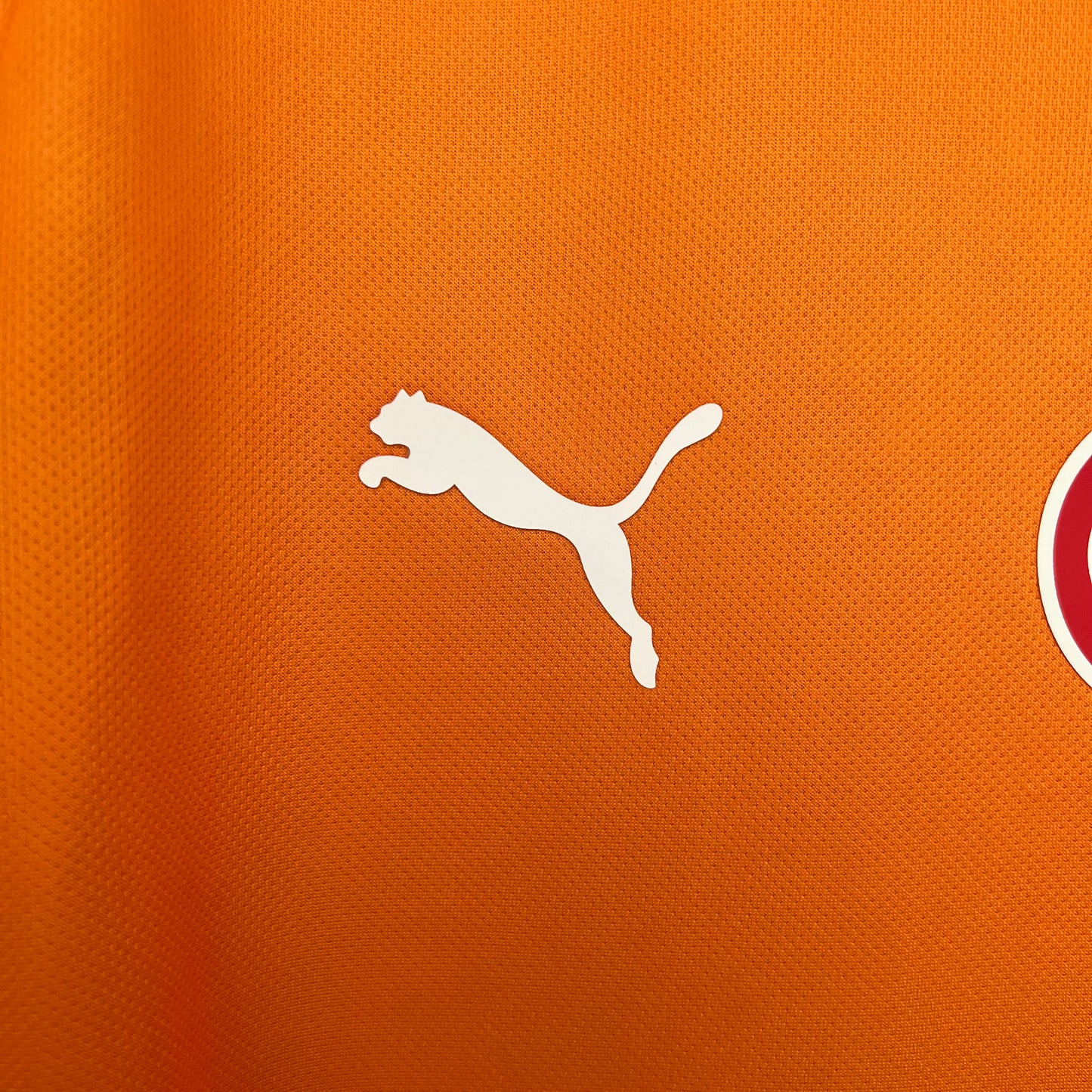 Galatasaray’s Home Jersey 2025/26