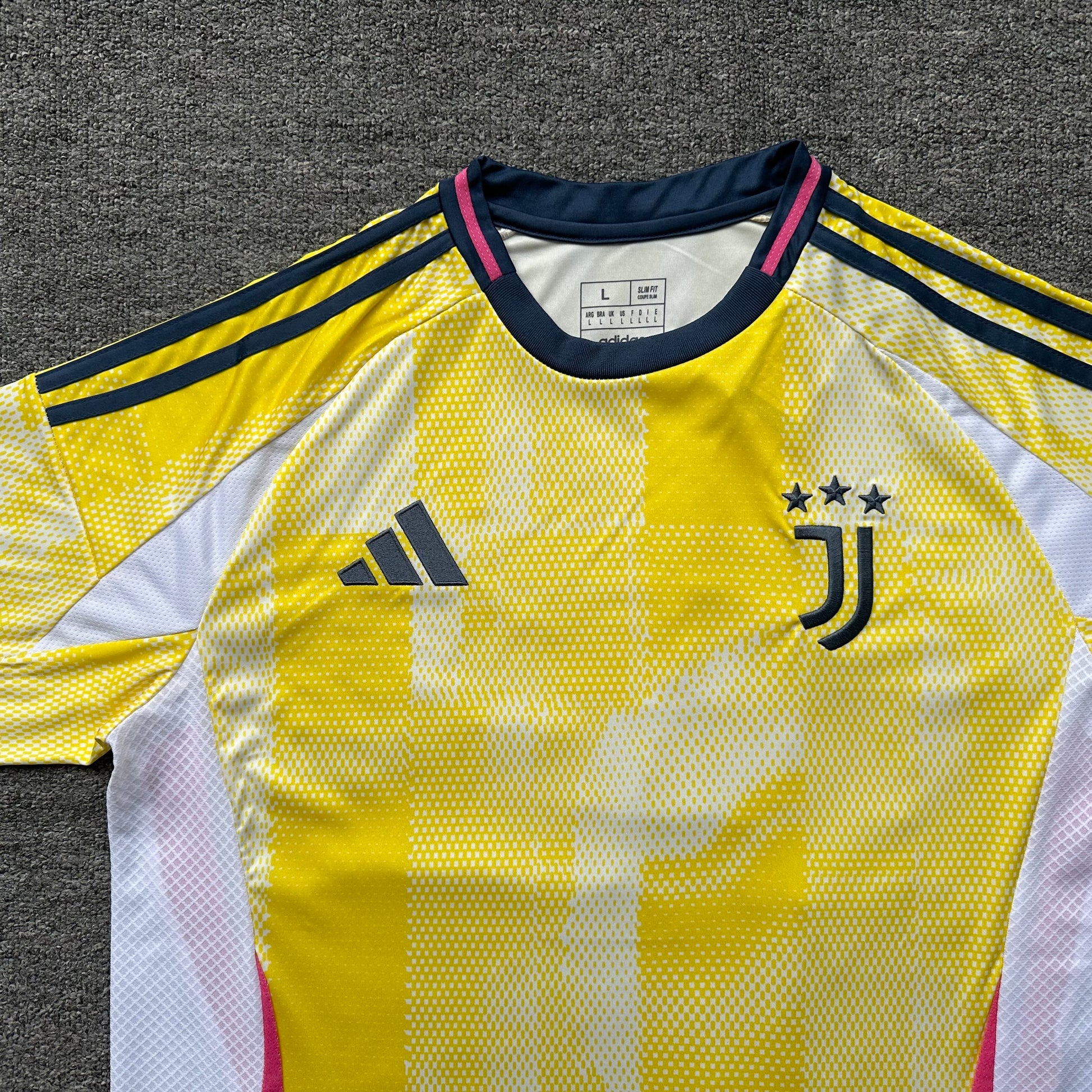 Juventus’ Away Jersey 24/25 - Classic XI