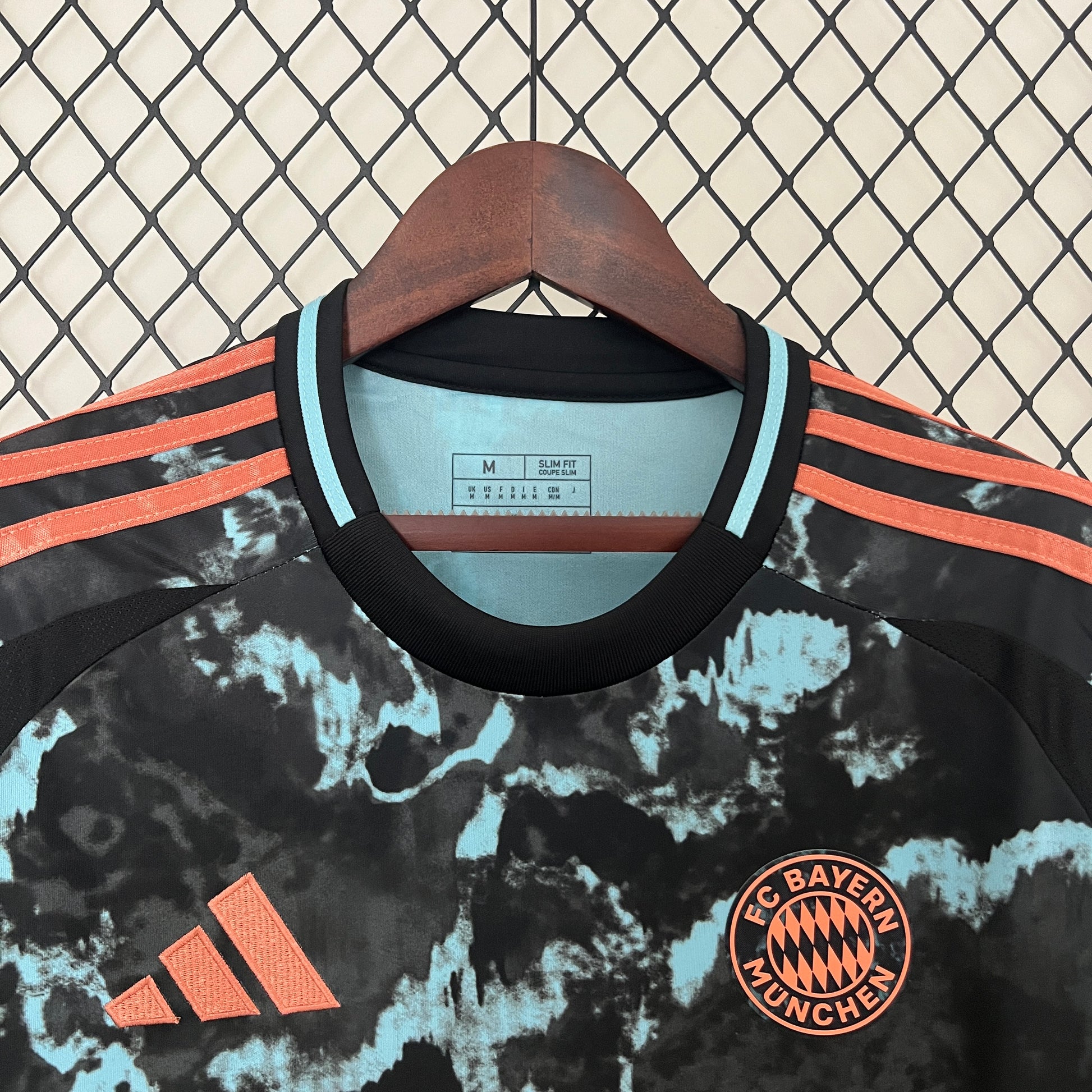 Bayern Monaco’s Away Jersey 24/25 - Classic XI