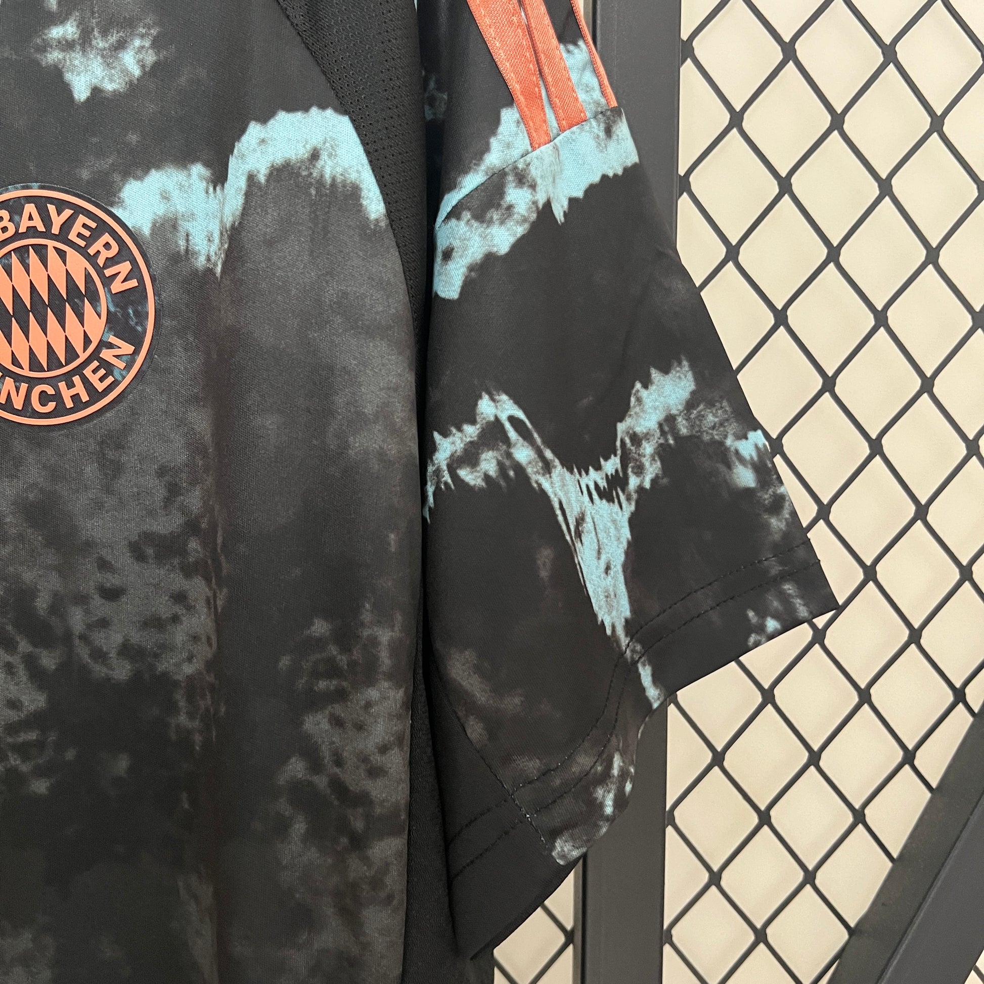 Bayern Monaco’s Away Jersey 24/25 - Classic XI