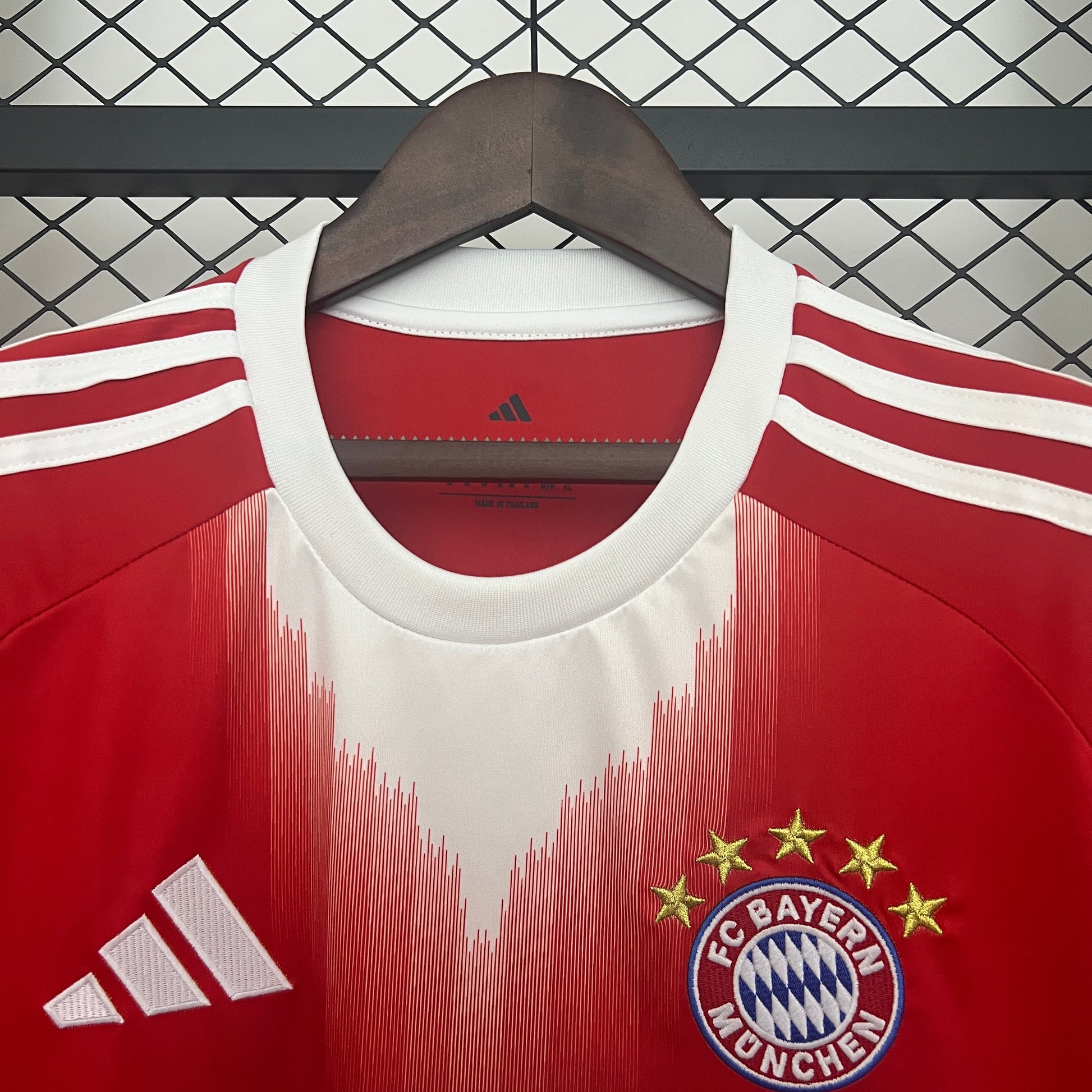 Bayern Monaco’s Home Jersey 25/26 - Classic XI
