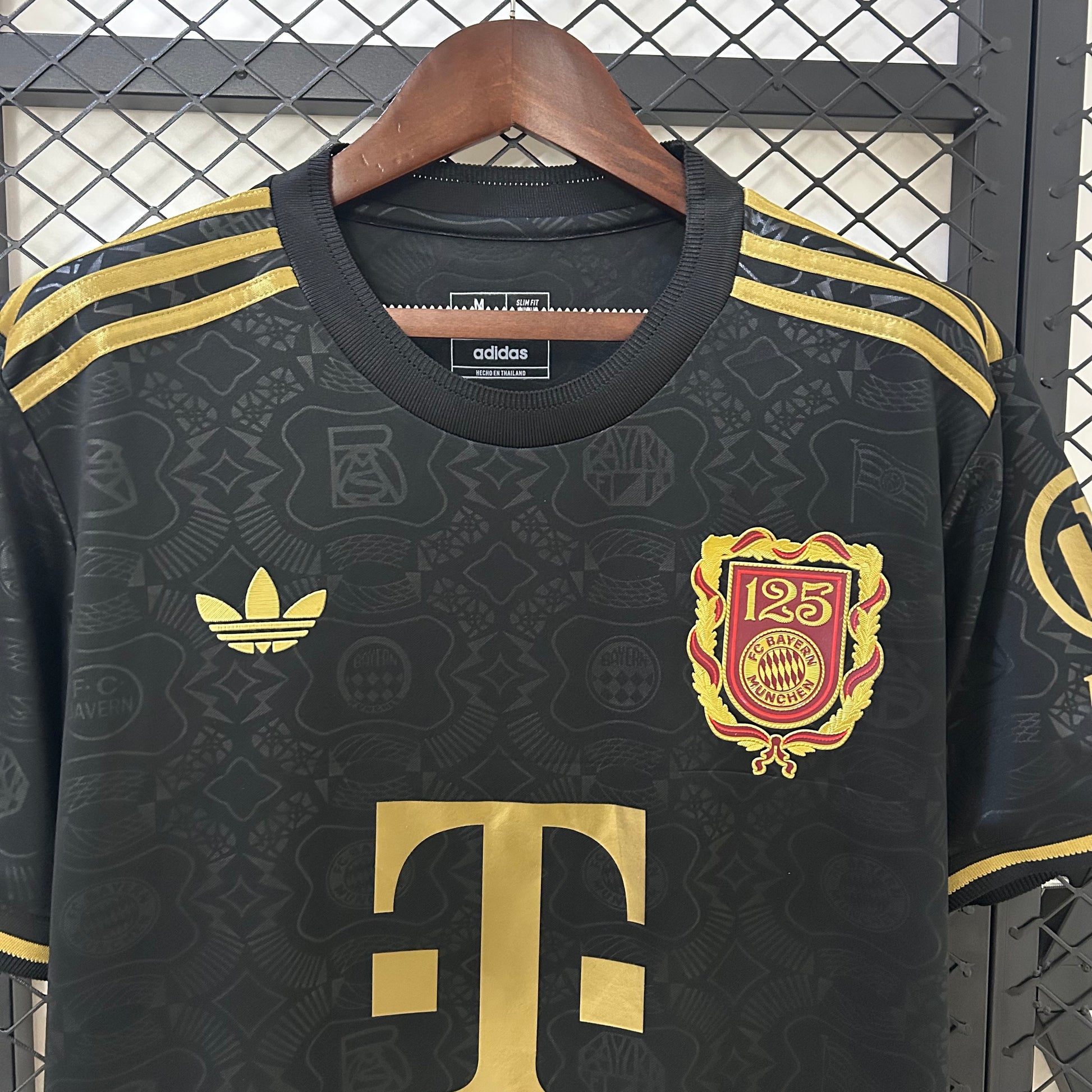 Bayern Monaco’s 125 years Black Edition Jersey - Classic XI