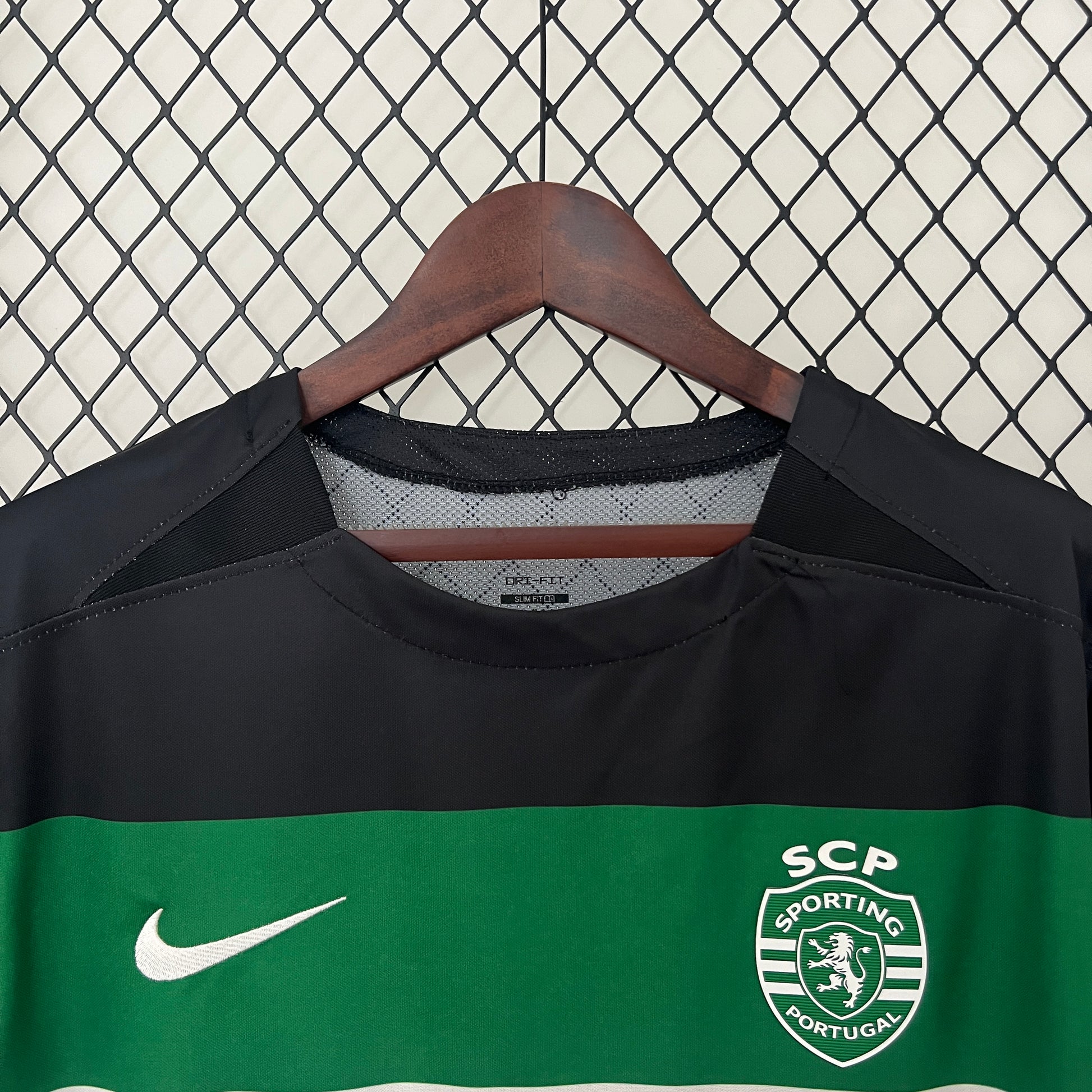 Sporting Lisbona’s Home Jersey 24/25 - Classic XI