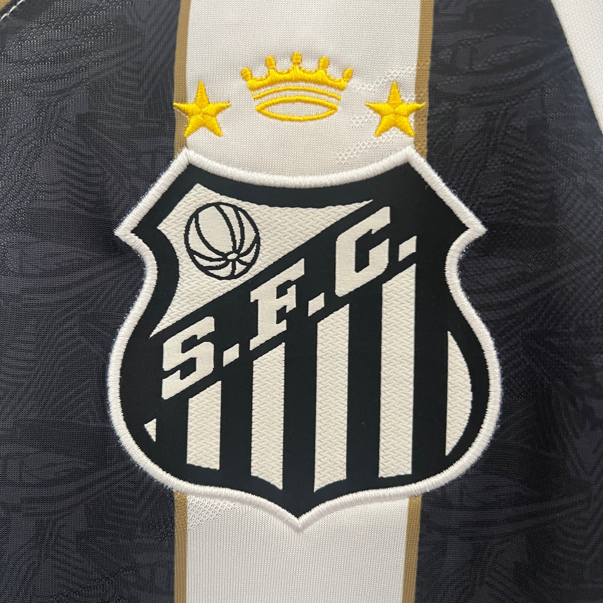 Santos’ Home Jersey 24/25 - Classic XI