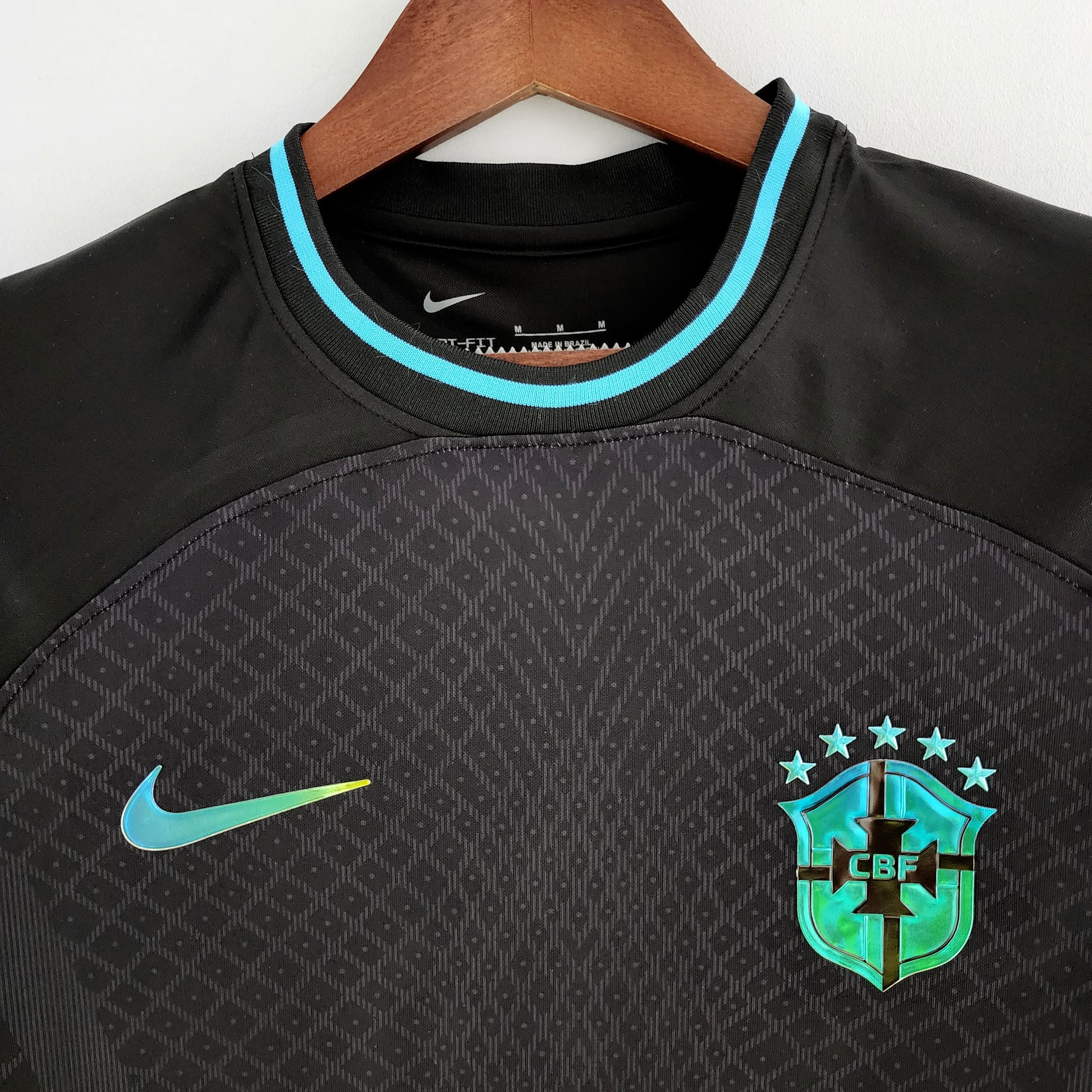 Brasil’s “Chrome” Jersey - Classic XI