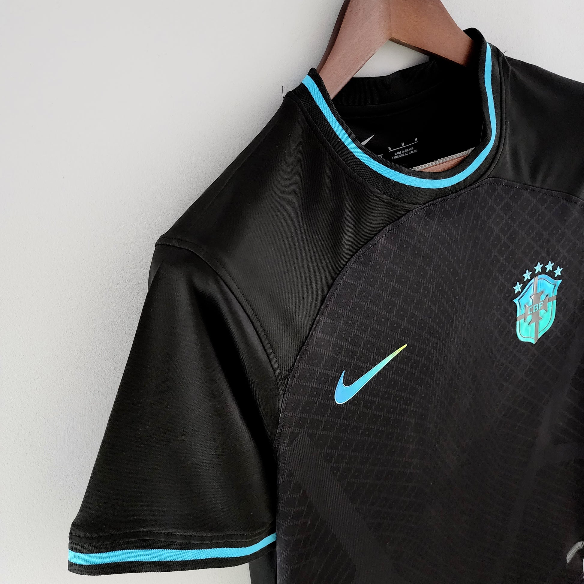 Brasil’s “Chrome” Jersey - Classic XI