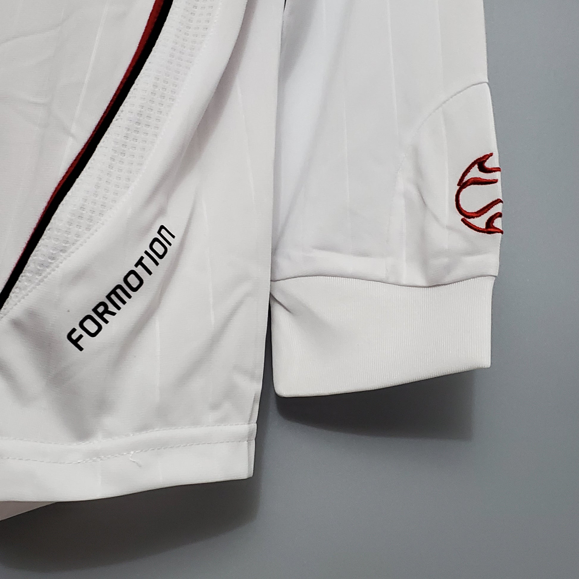 Milan’s Away Jersey 06/07 (Champions League Final)-Long Sleeves - Classic XI