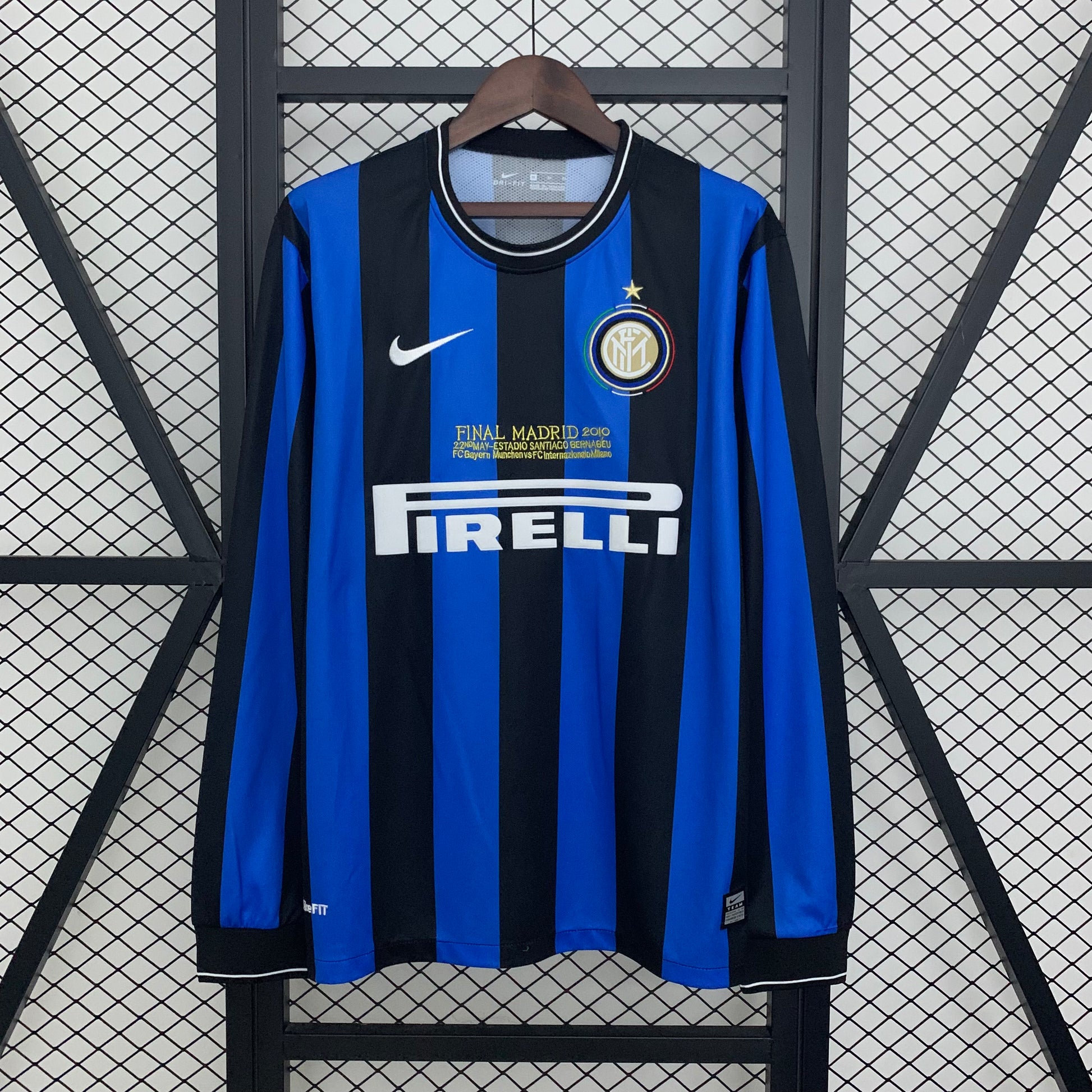 Inter’s Home Jersey 09/10 (Champions League Final) - Classic XI