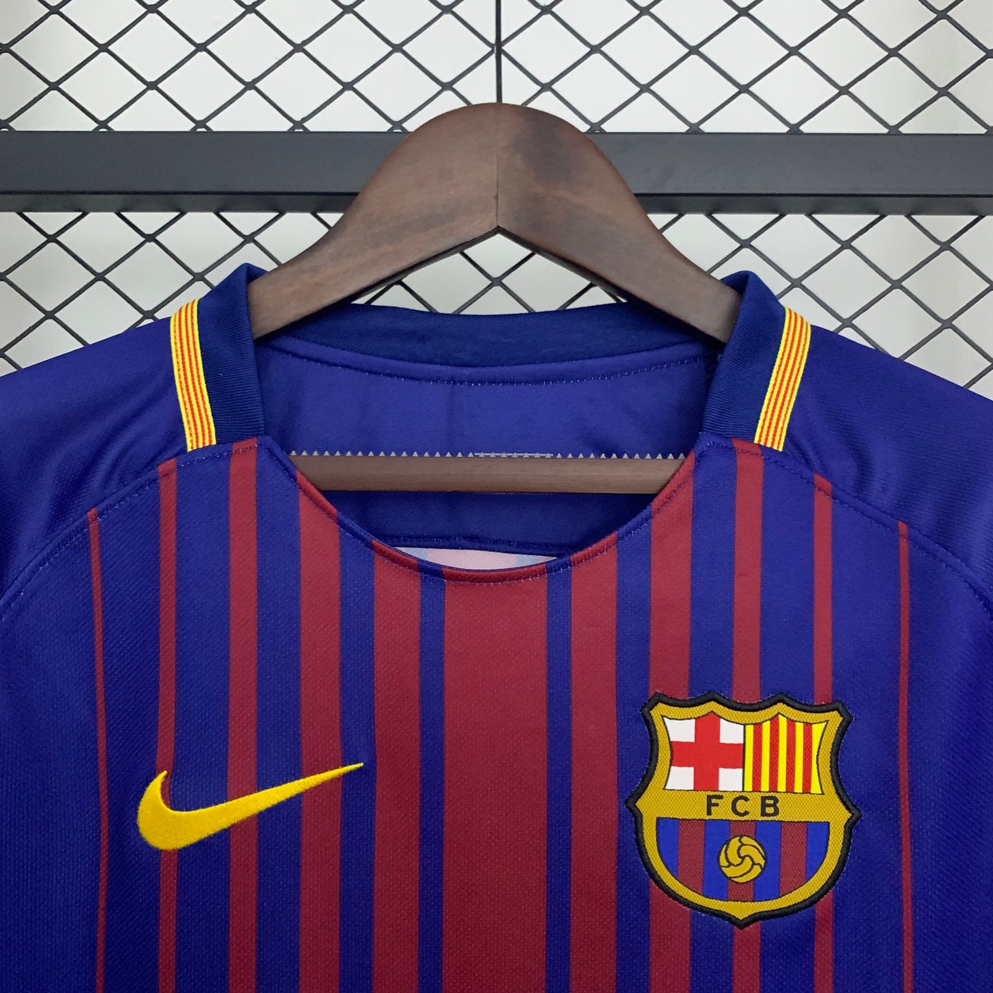 Barcellona’s Home Jersey 17/18 (Long Sleeves) - Classic XI