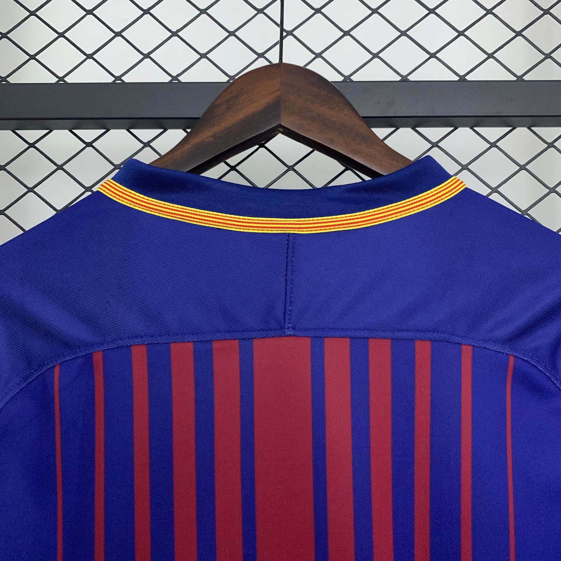 Barcellona’s Home Jersey 17/18 (Long Sleeves) - Classic XI