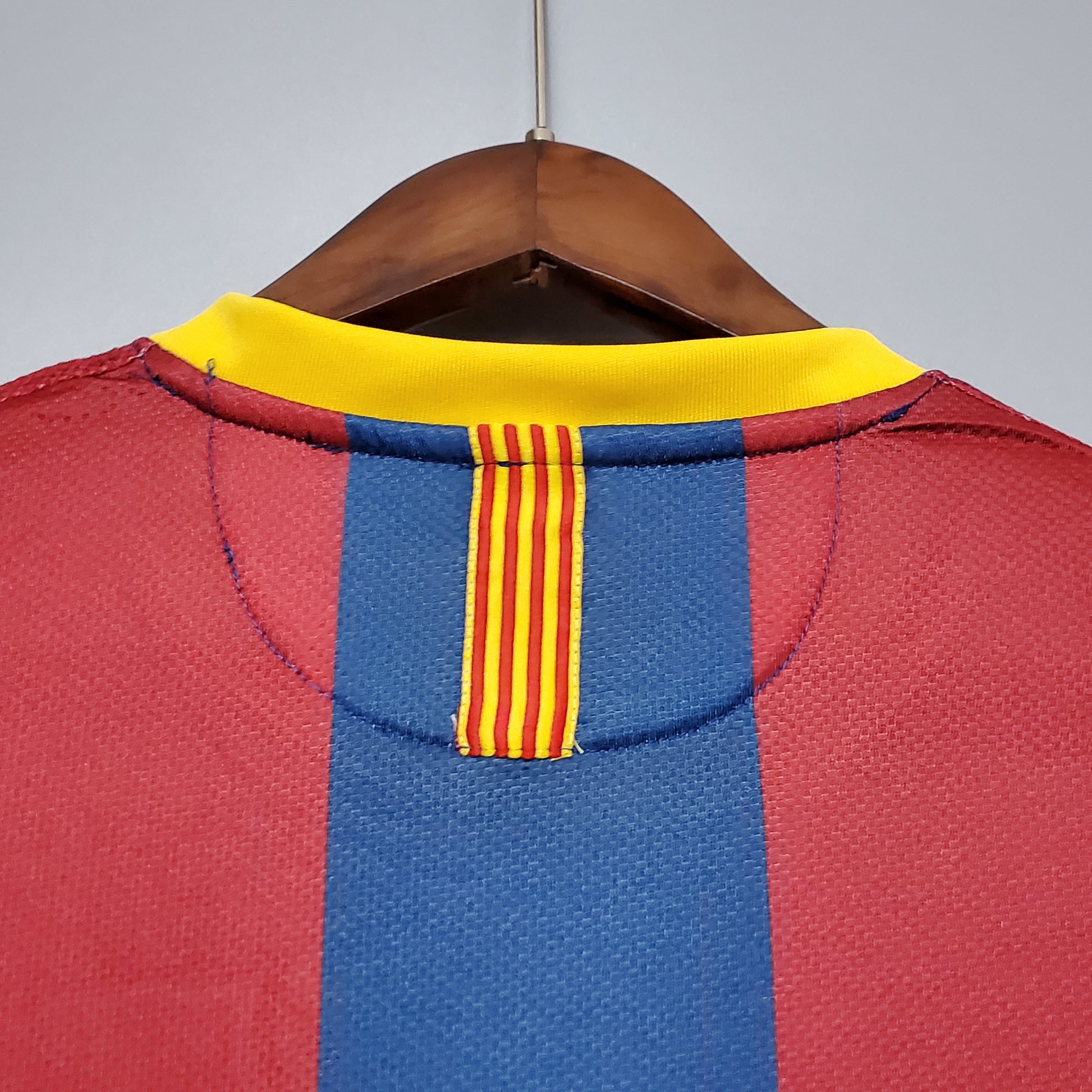 Barcellona’s Home Jersey 10/11 - Classic XI
