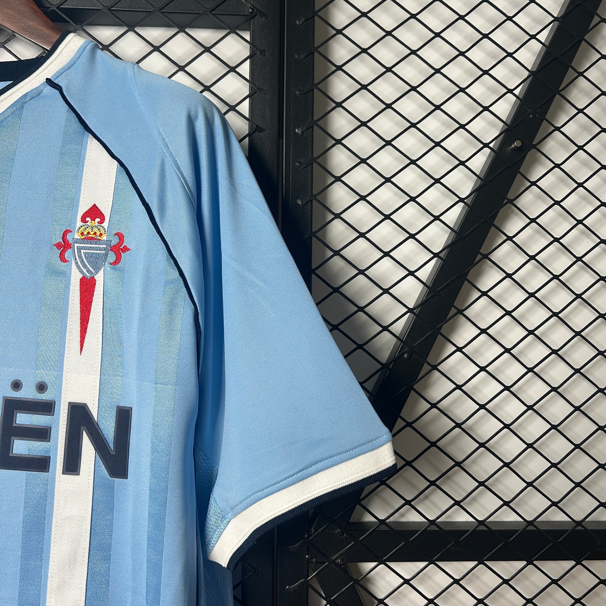 Celta Vigo’s Home Jersey 01/02 - Classic XI