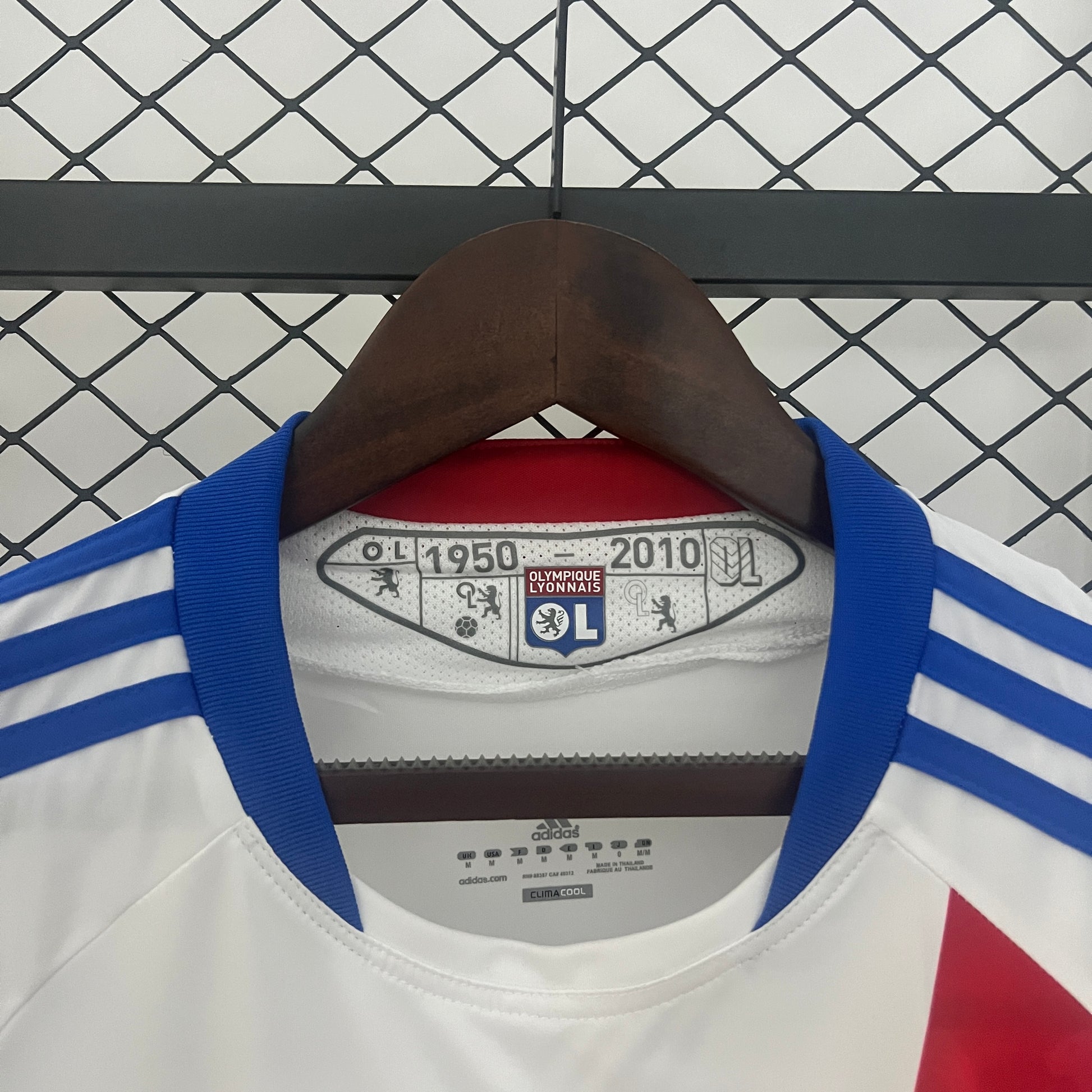 Lyon’s Home Jersey 10/11 - Classic XI