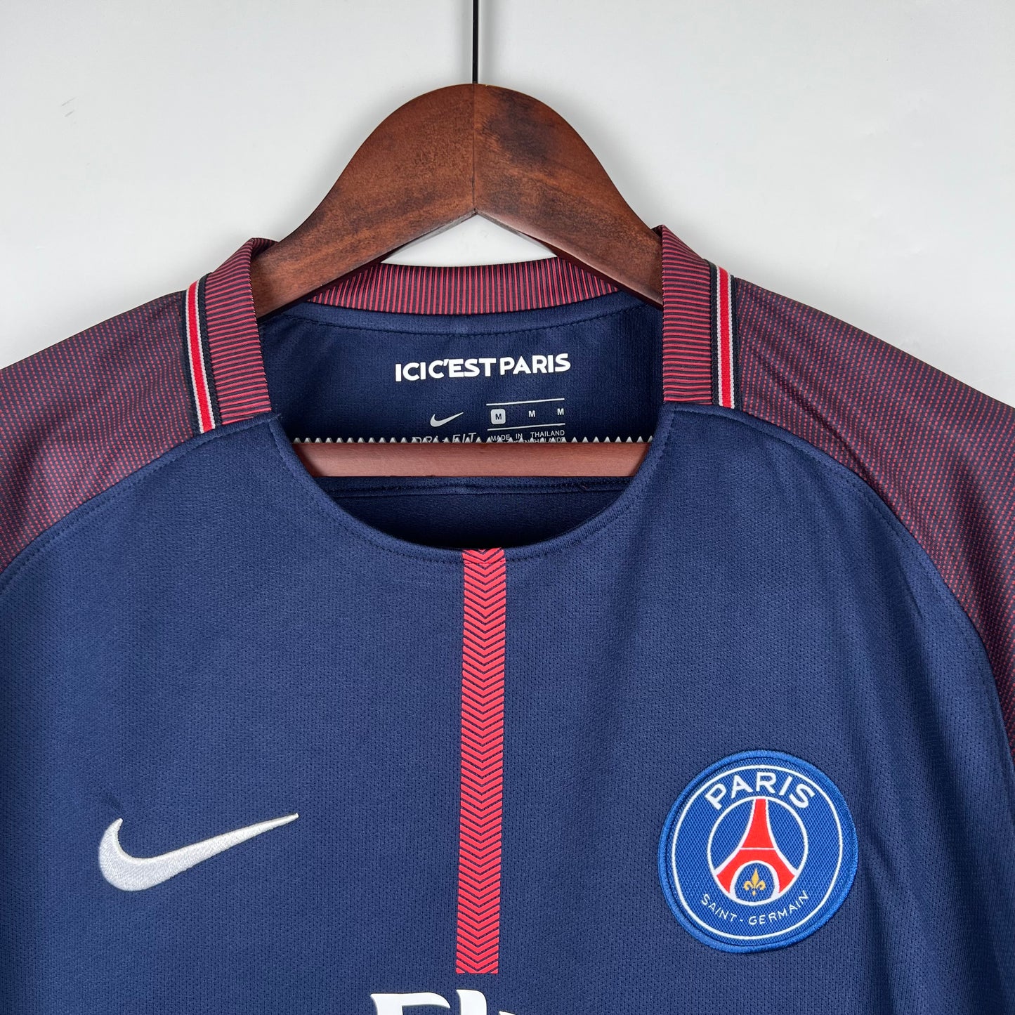 PSG’s Home Jersey 17/18 - Classic XI