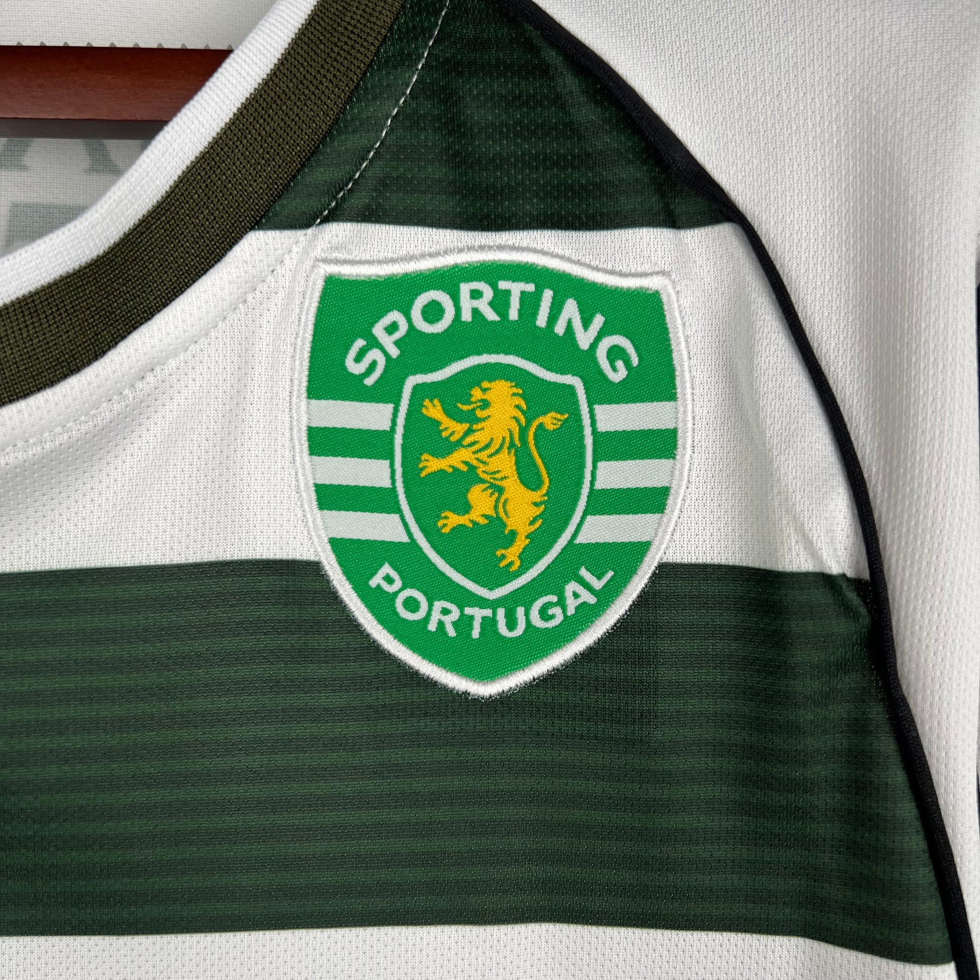 Sporting Lisbona’s Home Jersey 01/02 (Long Sleeves) - Classic XI