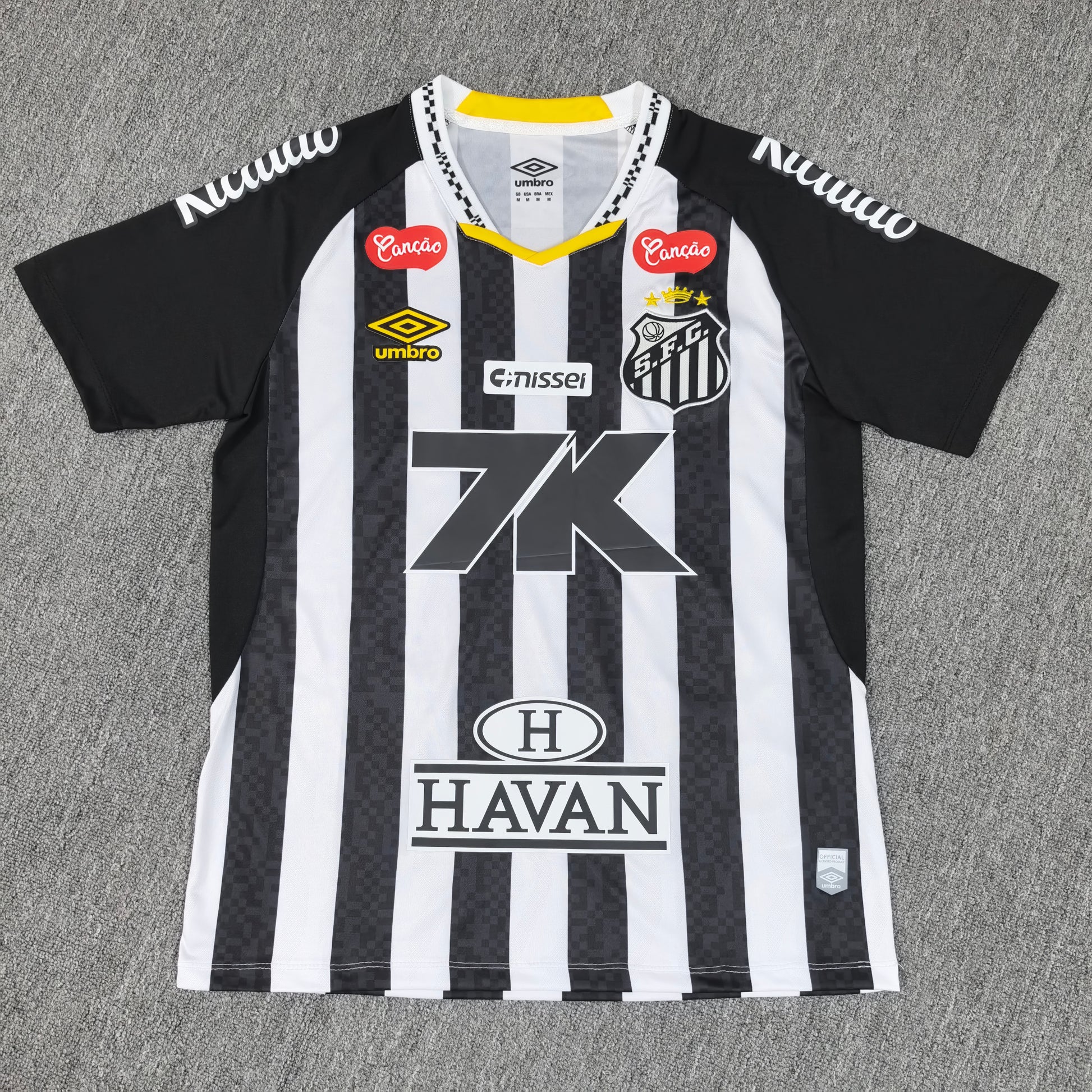 Santos’ Home Jersey 25/26 - Classic XI