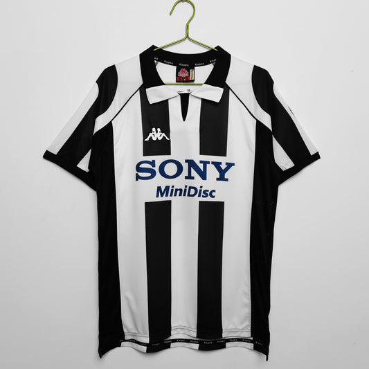 Juventus’ Home Jersey 1997/98 (short sleeves) | Classic XI
