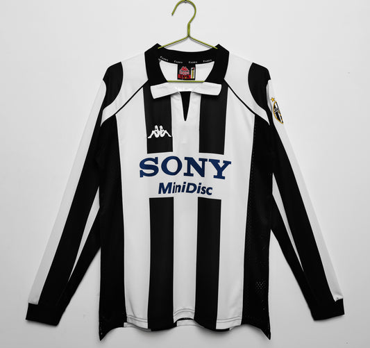 Juventus’ Home Jersey 1997/98 (long sleeves) | Classic XI